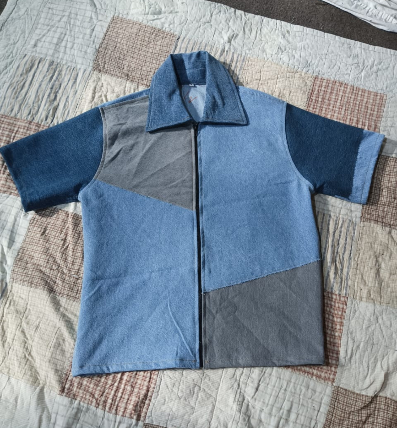 Chemise en jean retravaillée