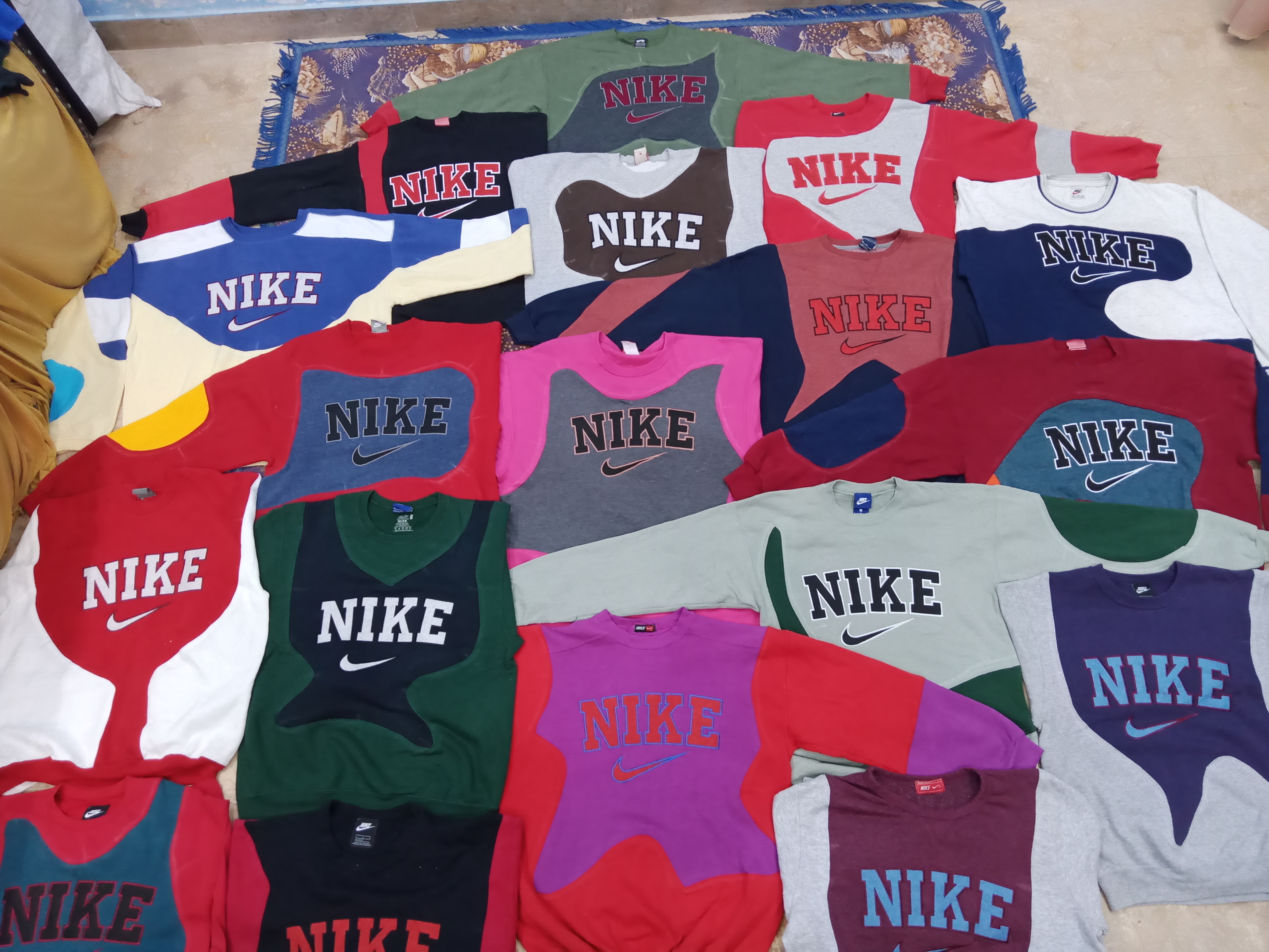 Style retravaillé Sweatshirt Nike 200 pièces