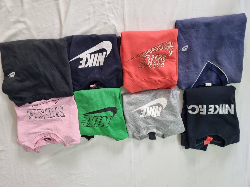 *Nike Vintage Hoodies 8 pieces* #231