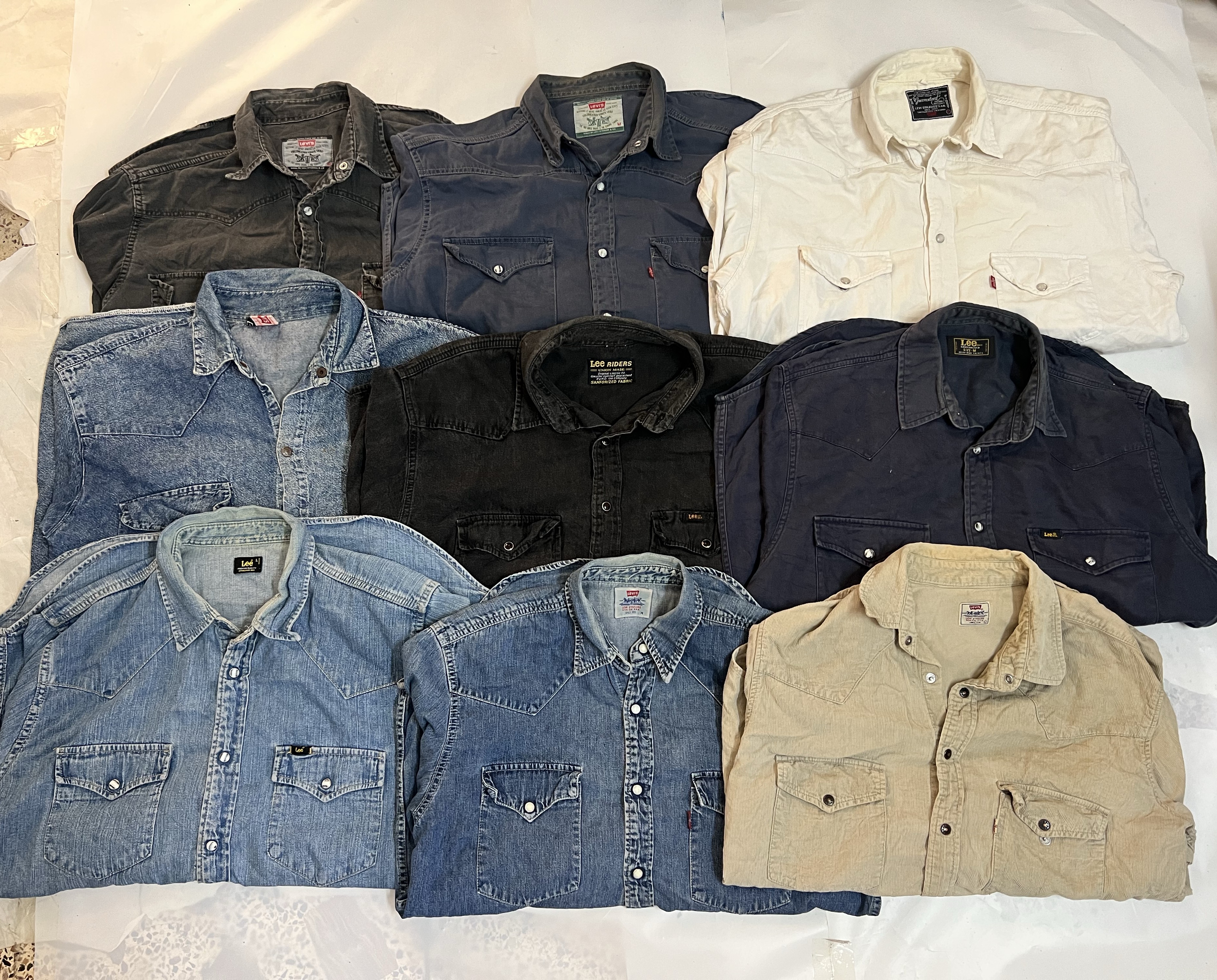 Levis/lee denim shirts-13 pieces