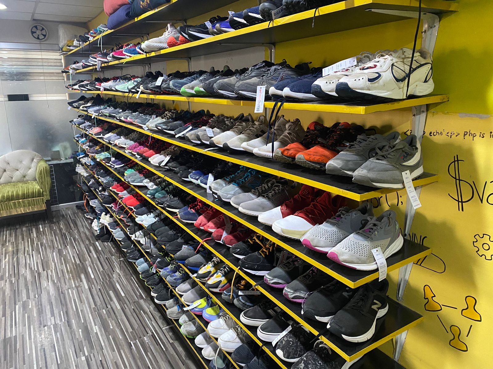 Nike wholesale shoes hotsell