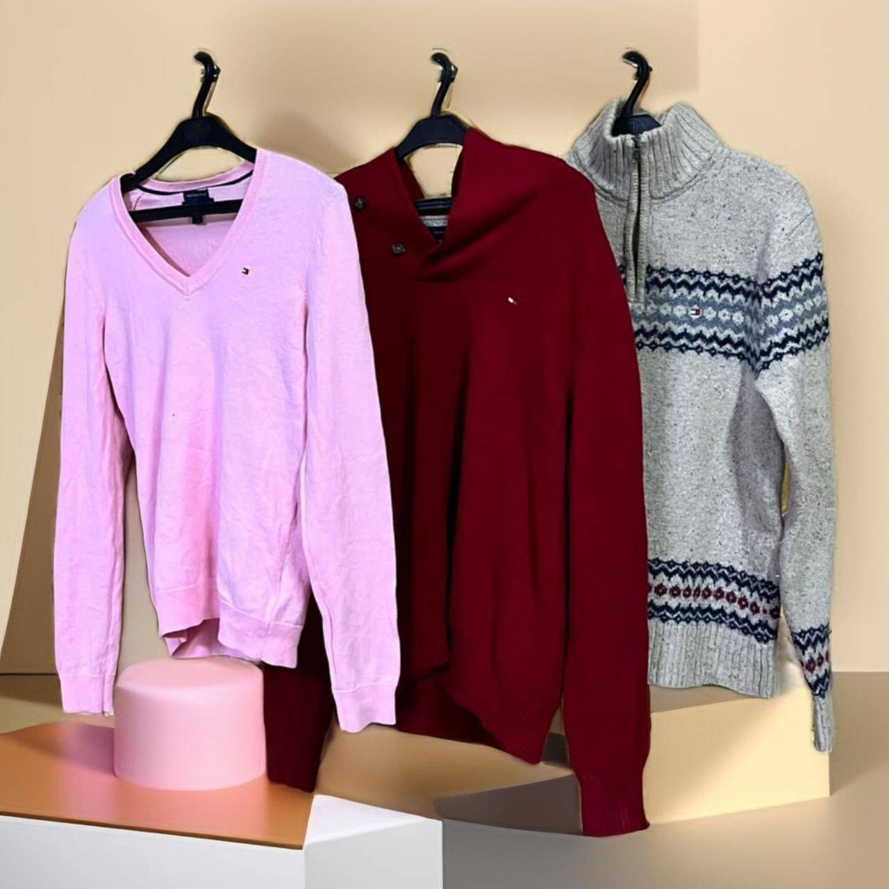 *Branded Tommy Hilfiger Sweaters 28 pieces* #262