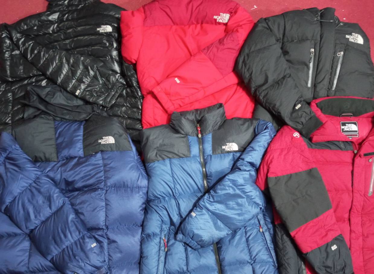 The North Face 800 Puffer Jackets 12 pieces