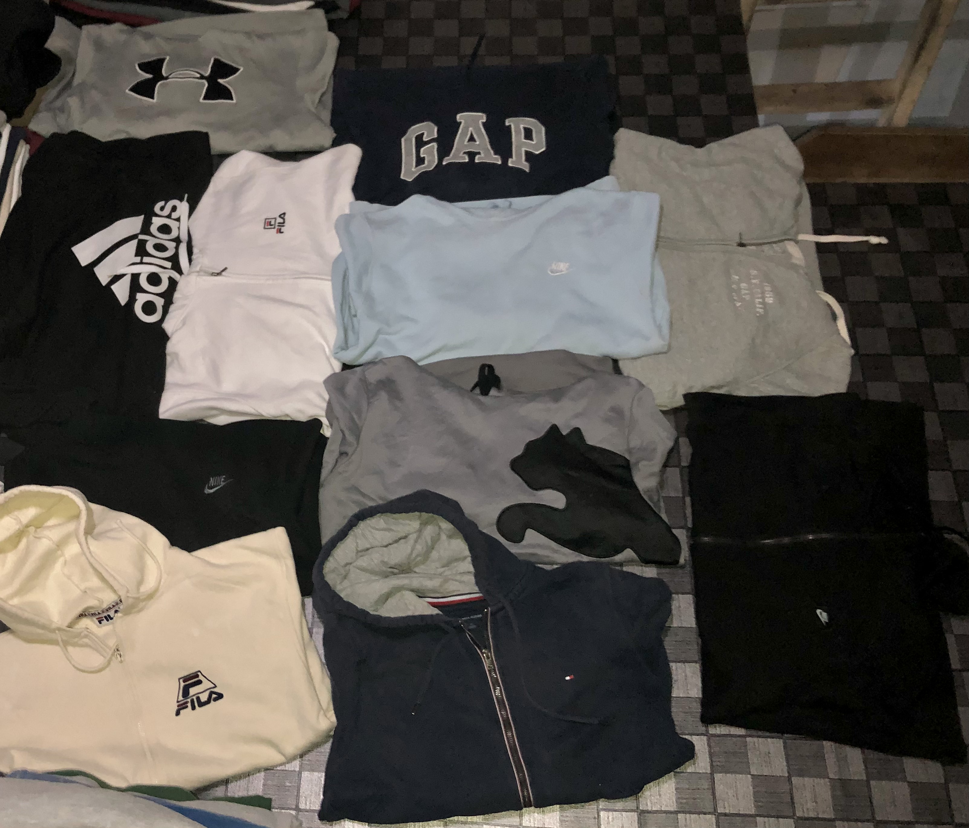 Mixed Brands Hoodies -30 pcs
