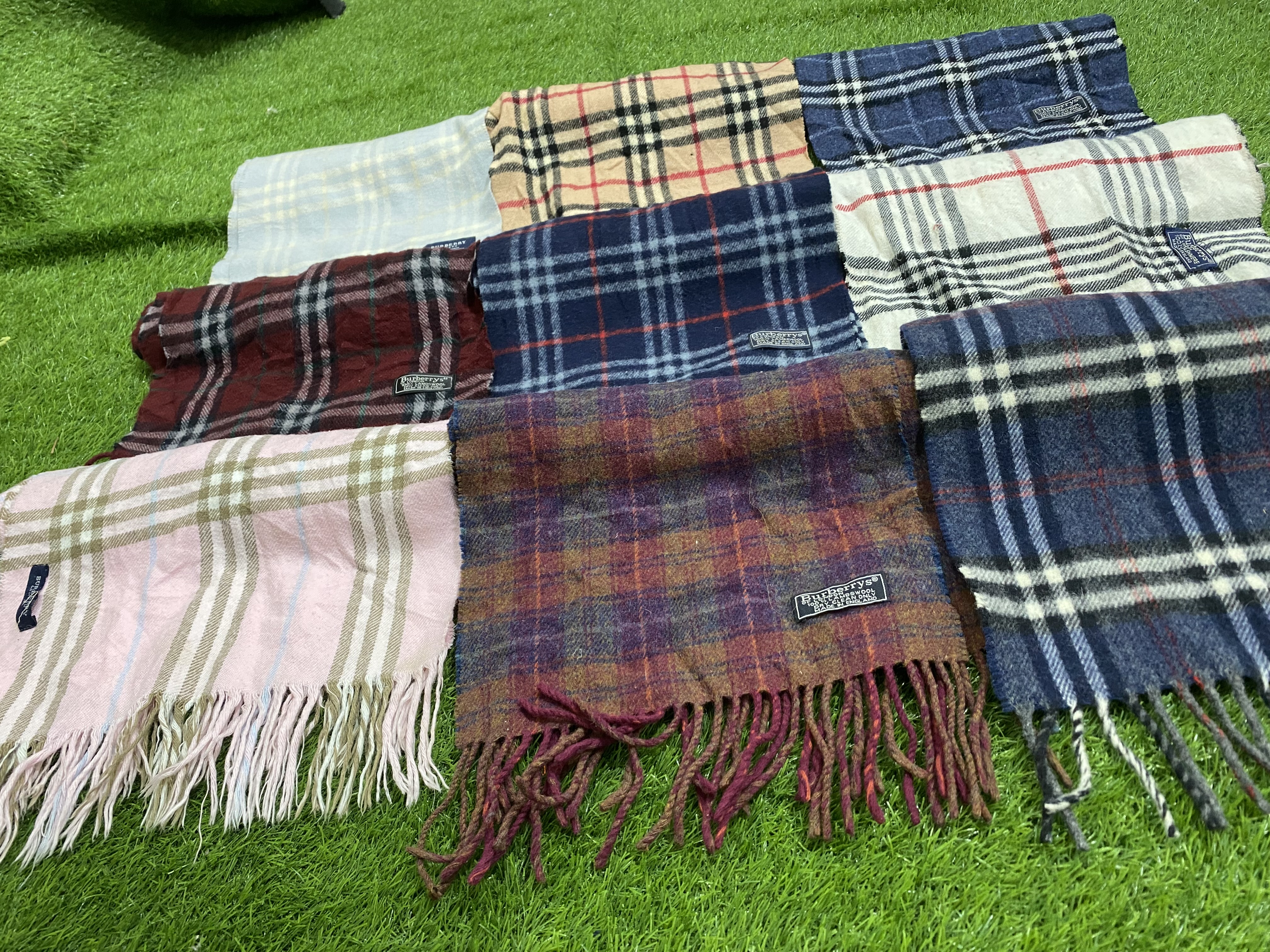 Burberry scarf 25 pieces