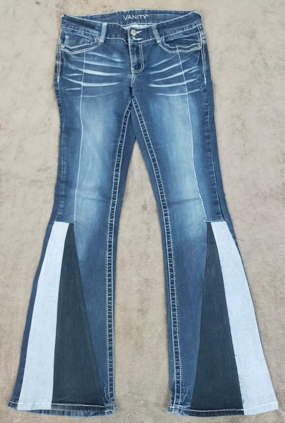 CR1285 Y2K Exclusive Reworked Flare Jeans 30 Pcs