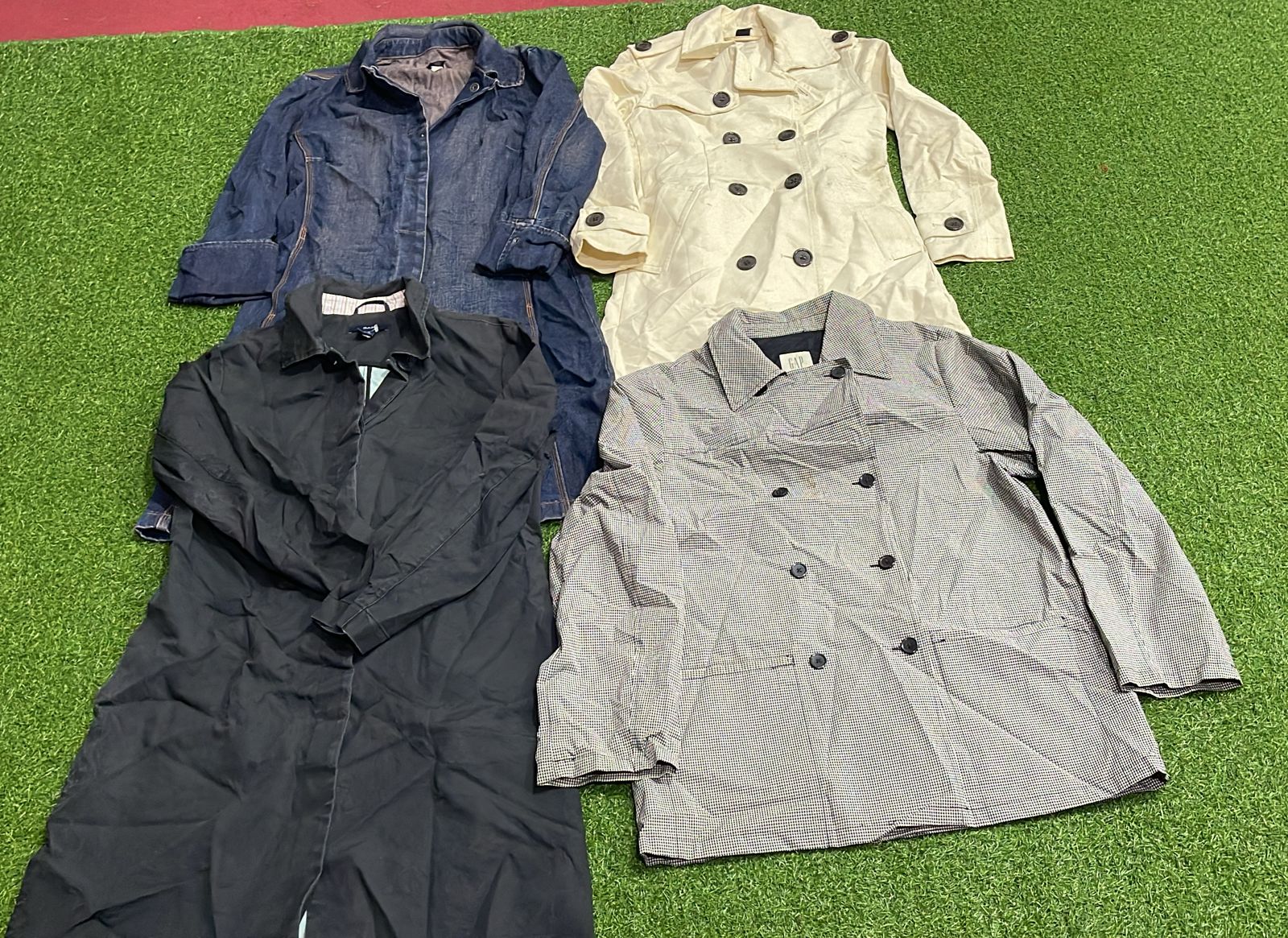Gap Trench coats 9 pcs