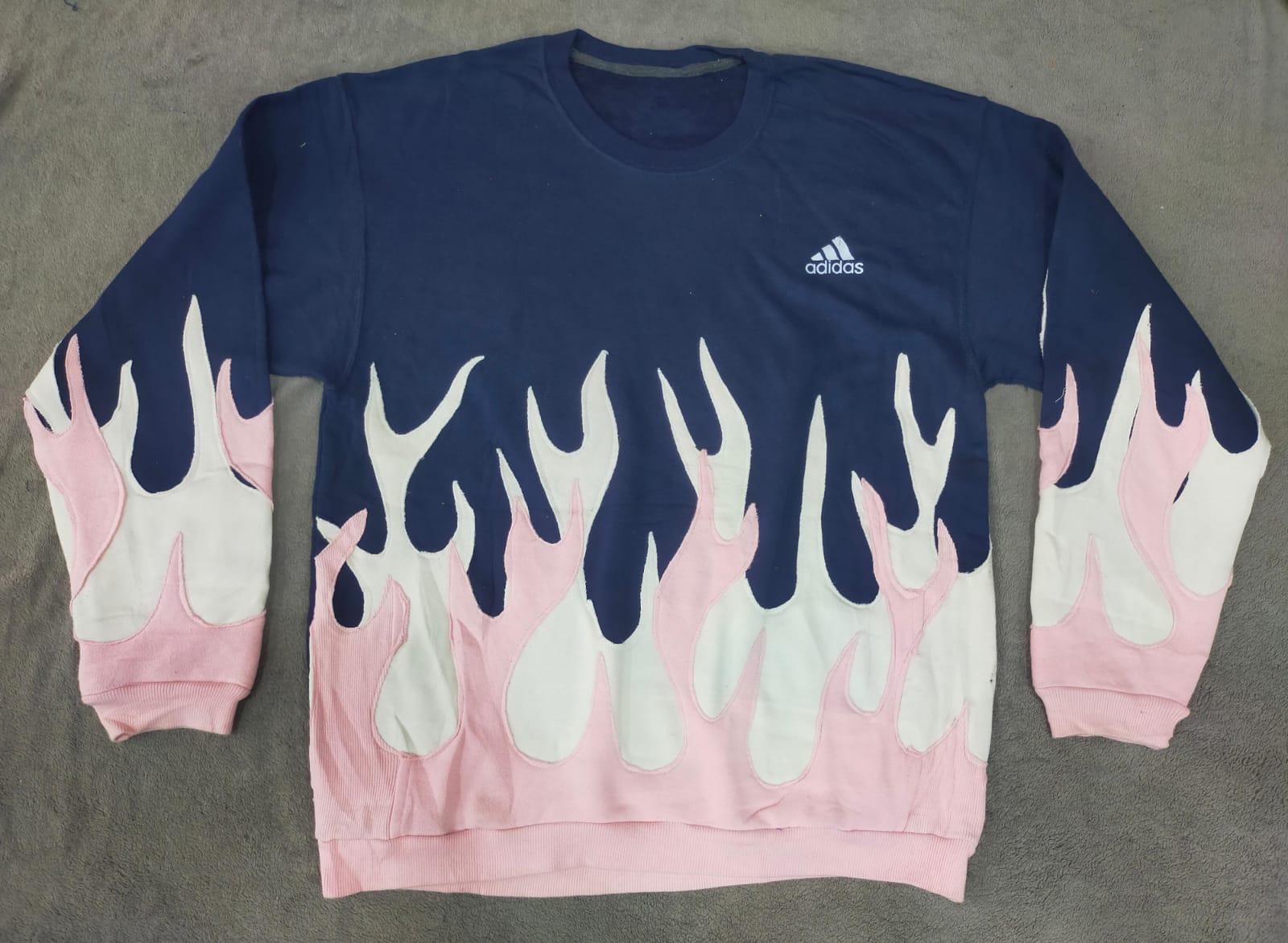 CR1830 Rework Mix Flame Sweatshirt - 24 Stück