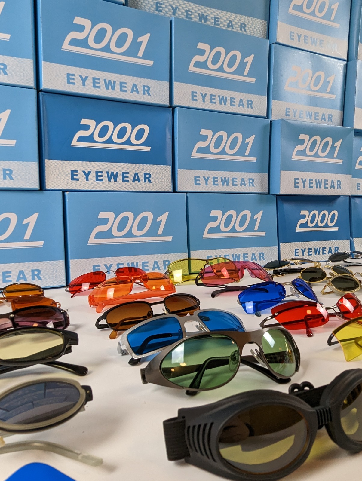 500 pièces - Lunettes de soleil Vintage / Années 2000