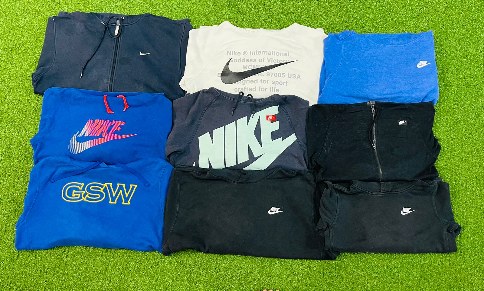 10 peças de moletons e capuzes Nike