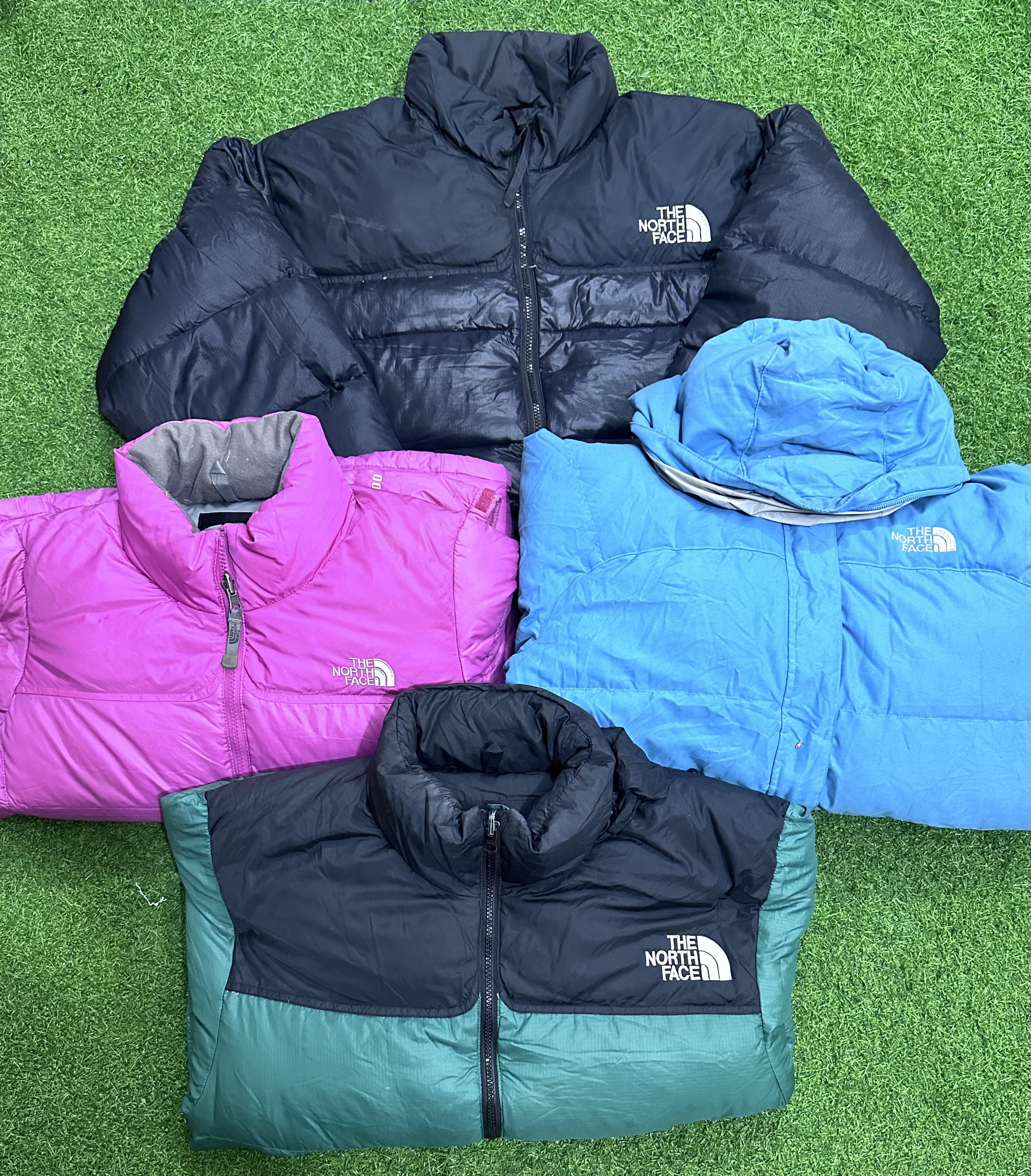 Jaquetas de puffer TNF com marca 10 peças