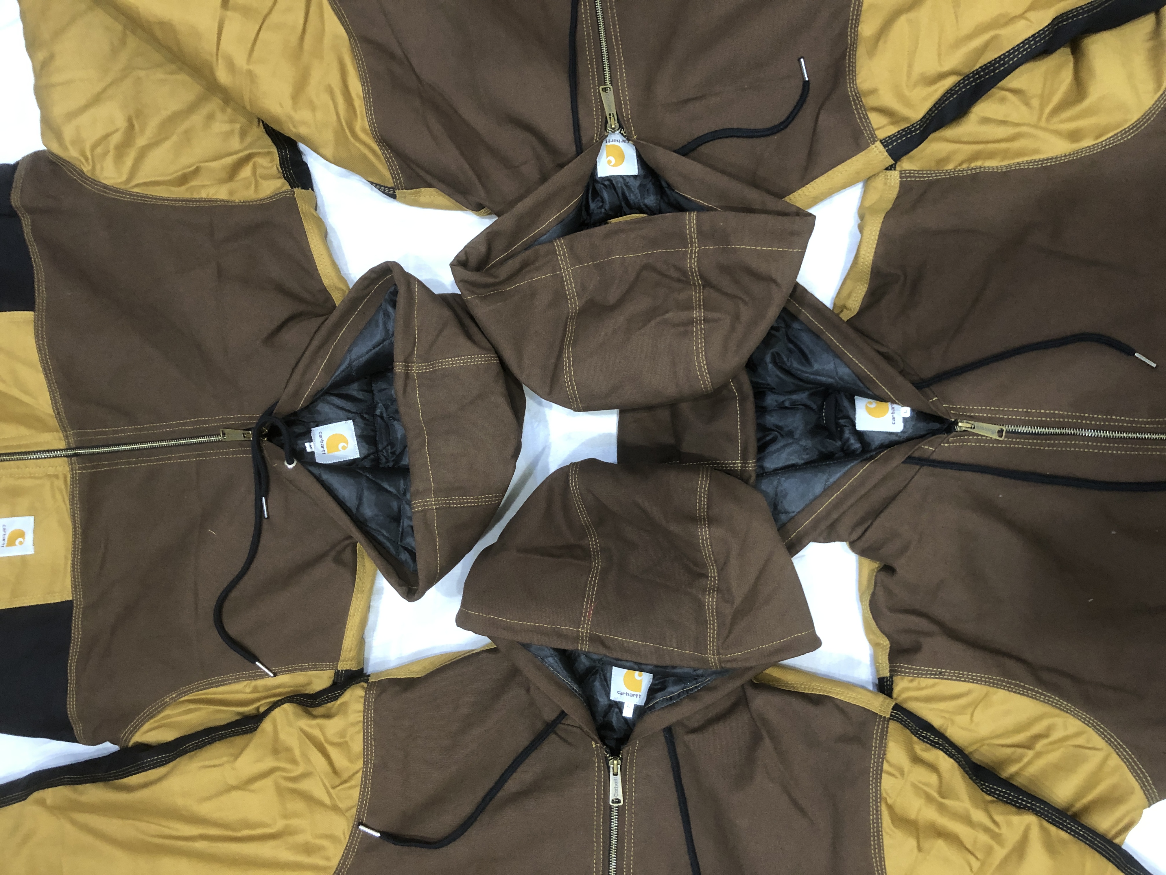 Hoodies en patchwork style révisé Vintage Carhartt Toutes les tailles - 15 pièces