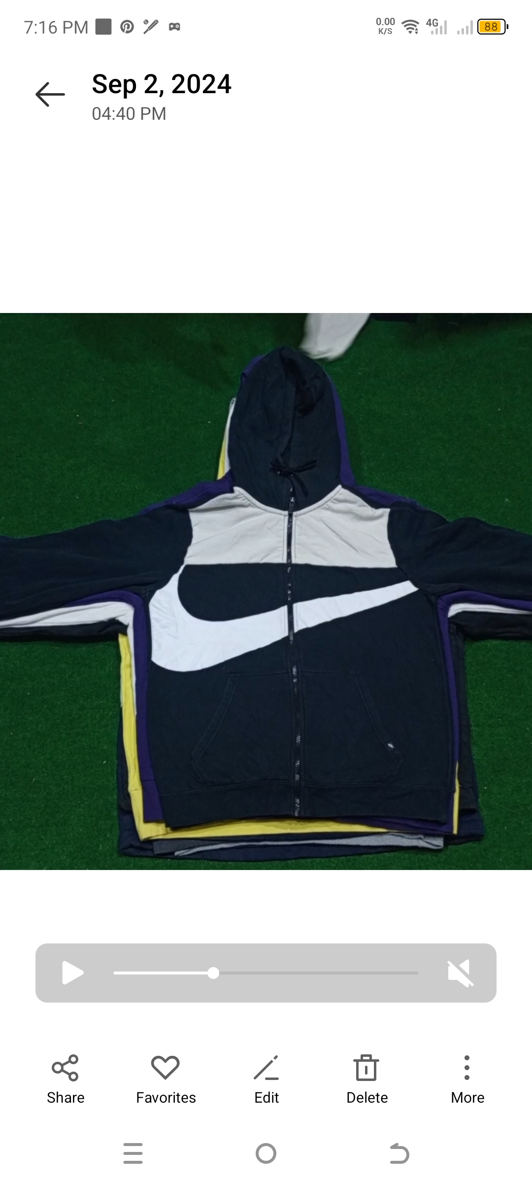 Nike Hoodies 29 pieces