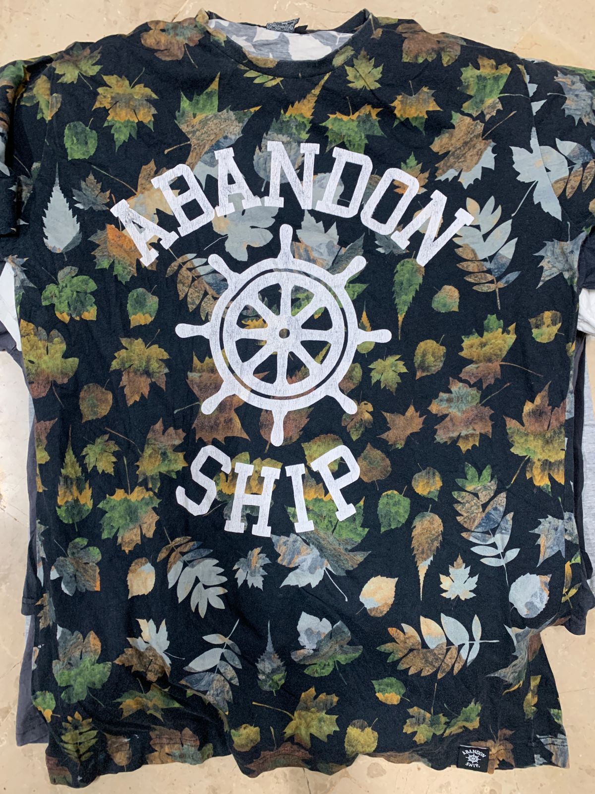グラフィックTシャツ 60個