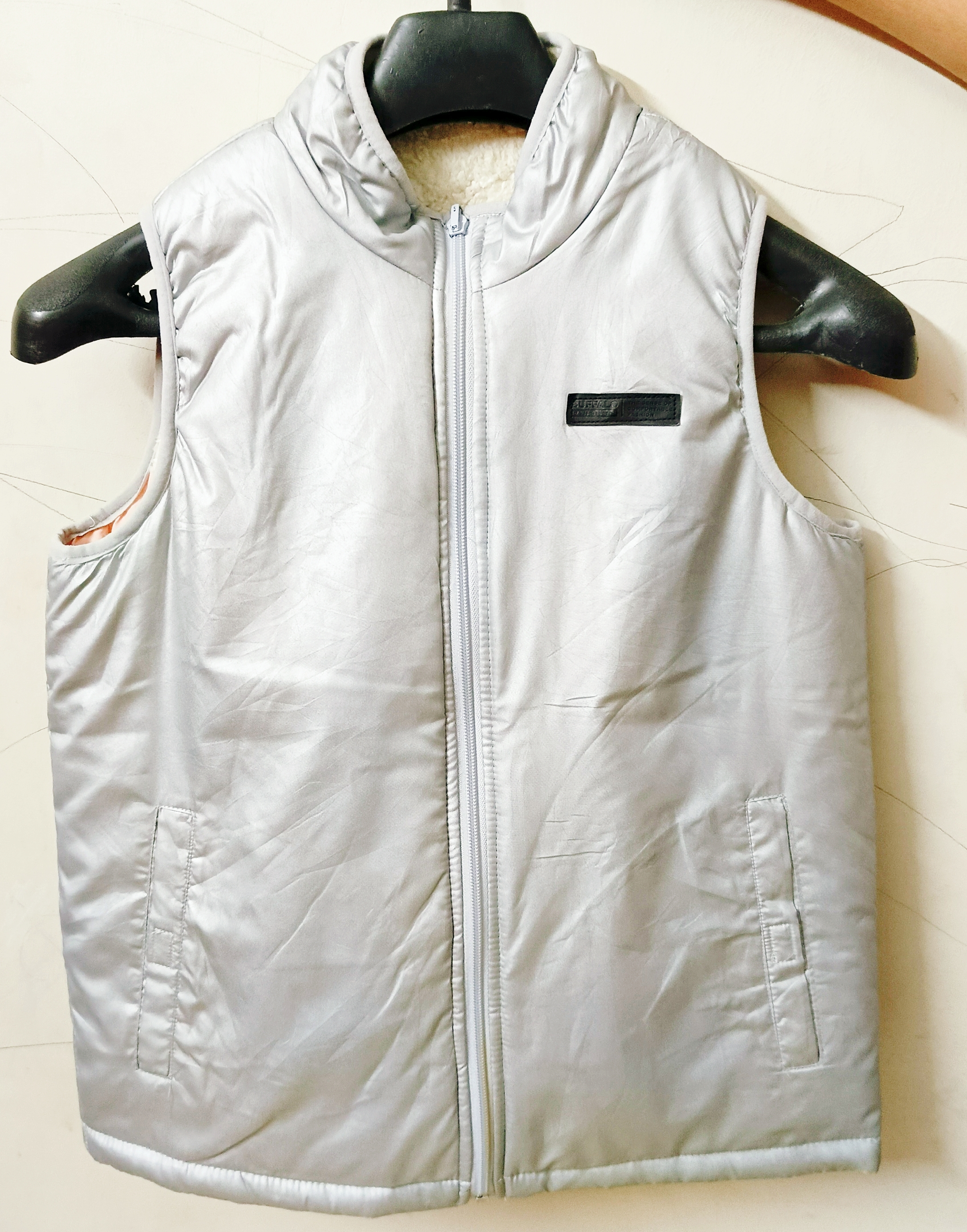 Mixed Branded vest