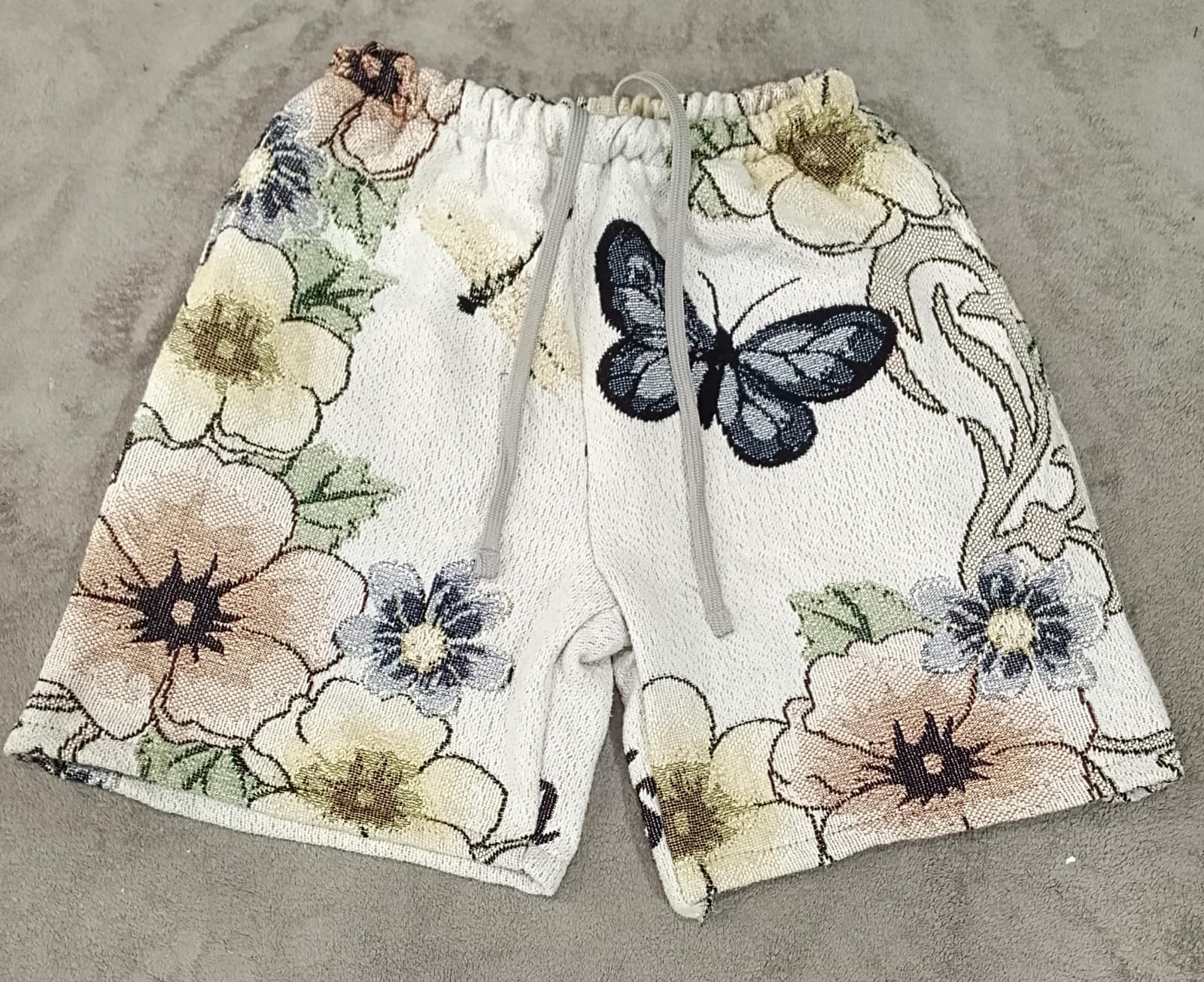 CR2336 Rework Tapestry Shorts - 30 Pieces