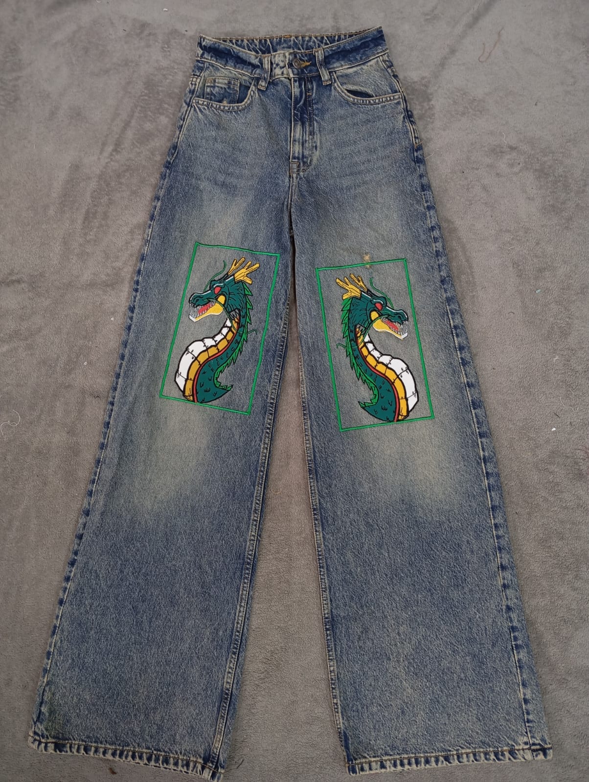 Jeans brodés à retravailler CR2359 - 10 pièces