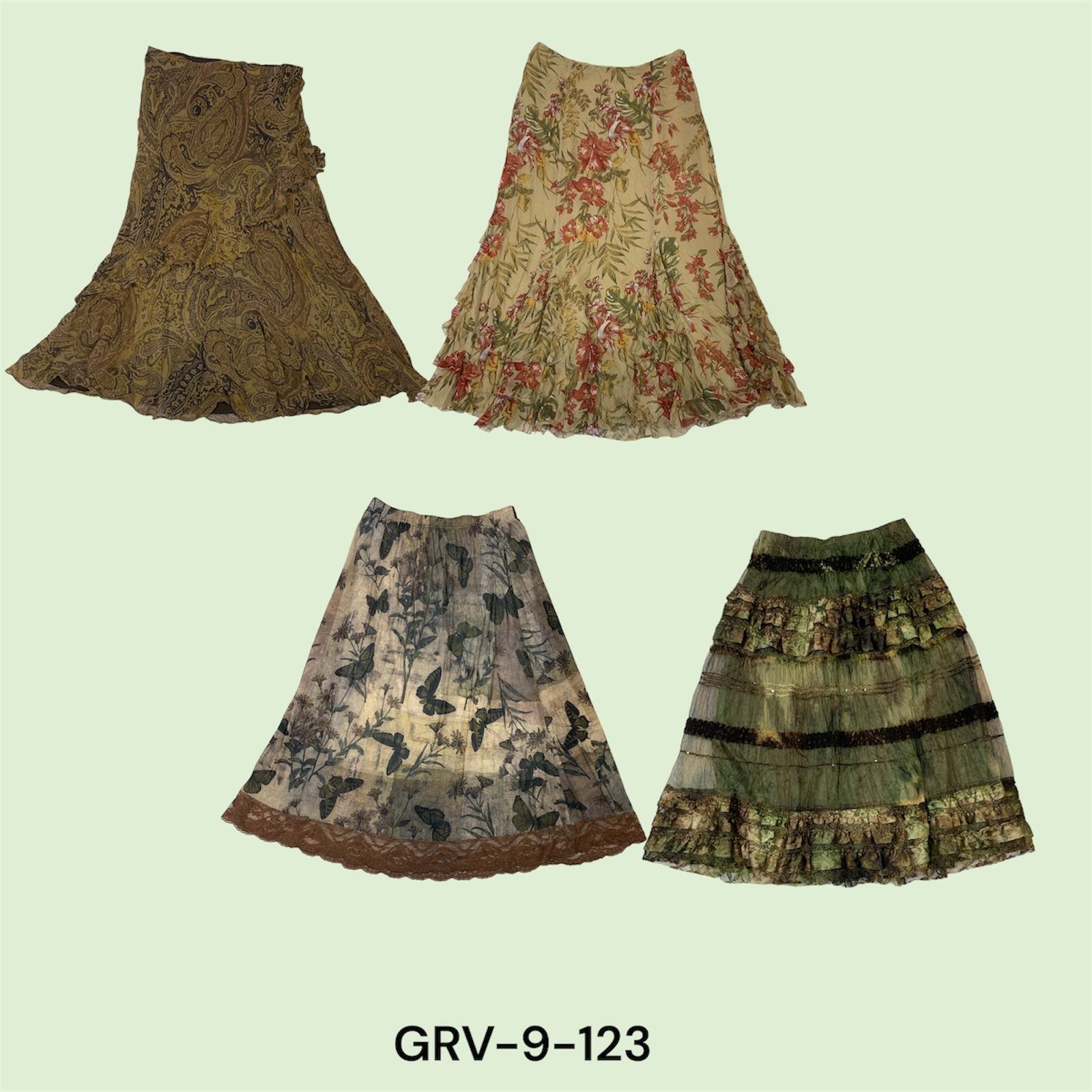Jupe Erthi Poly Retro Y2K – Audacieuse, Stylée et Détendue.