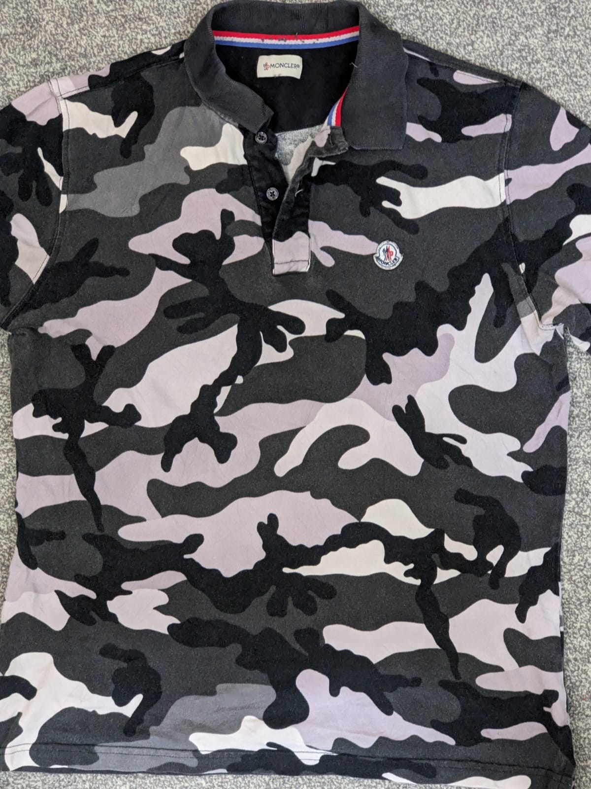 Mix branded carhartt and burberry 40 pcs