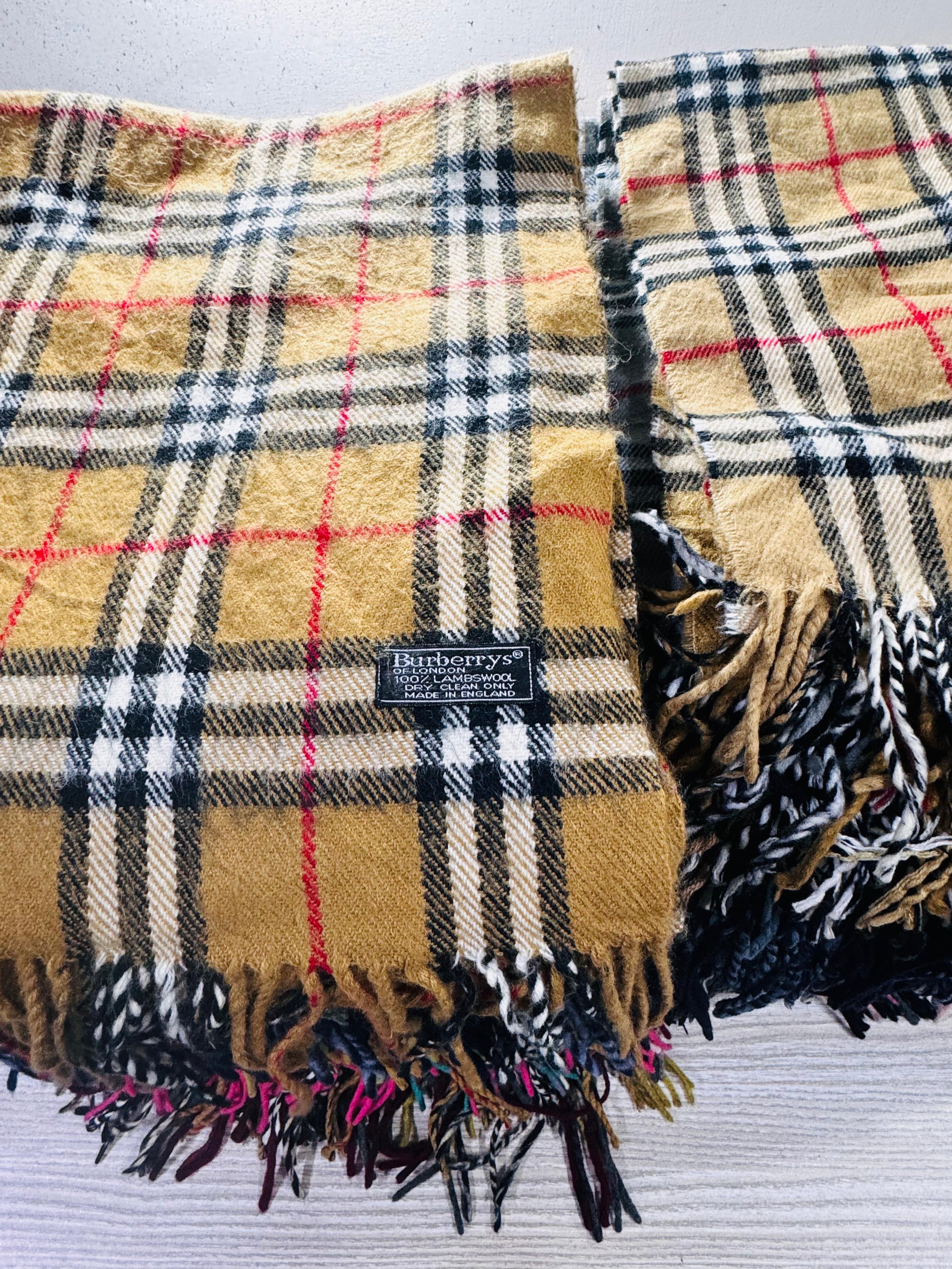 Écharpes Burberry 150 pcs