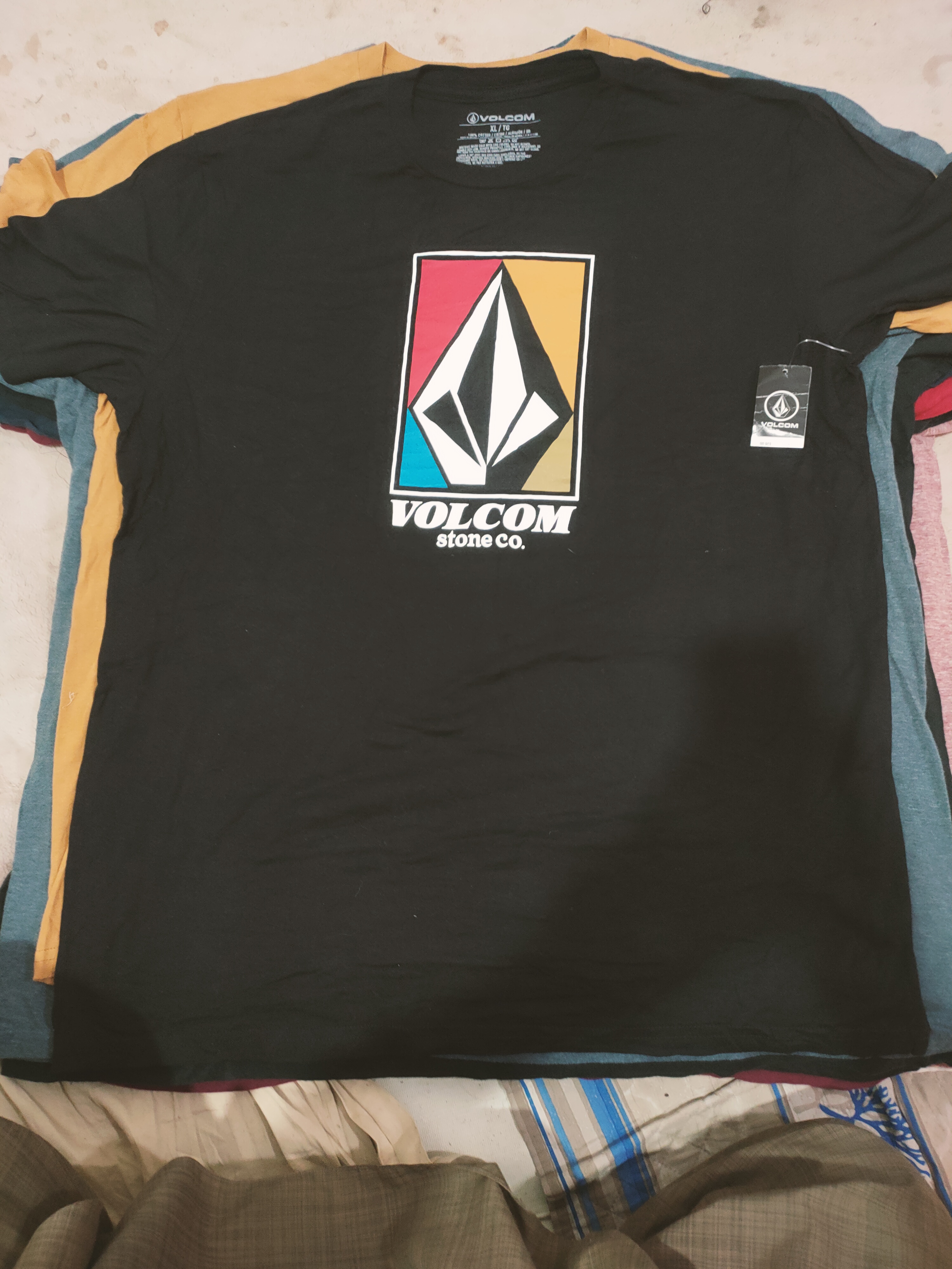 T-shirts Volcom 25 pièces