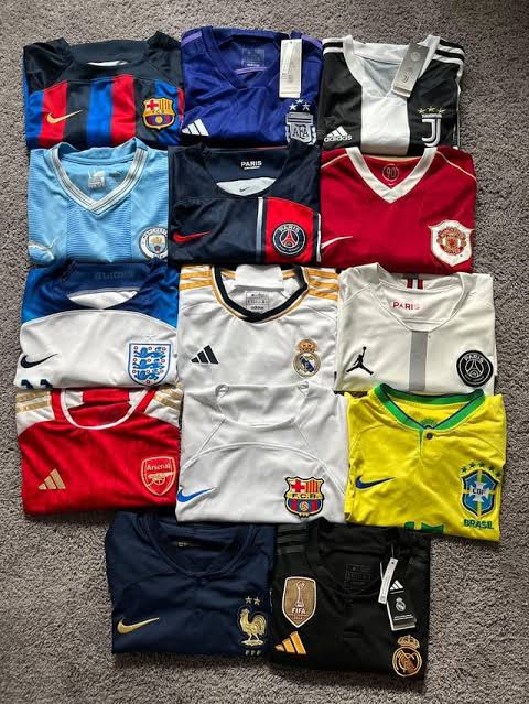 T-shirts Authentiques de Football