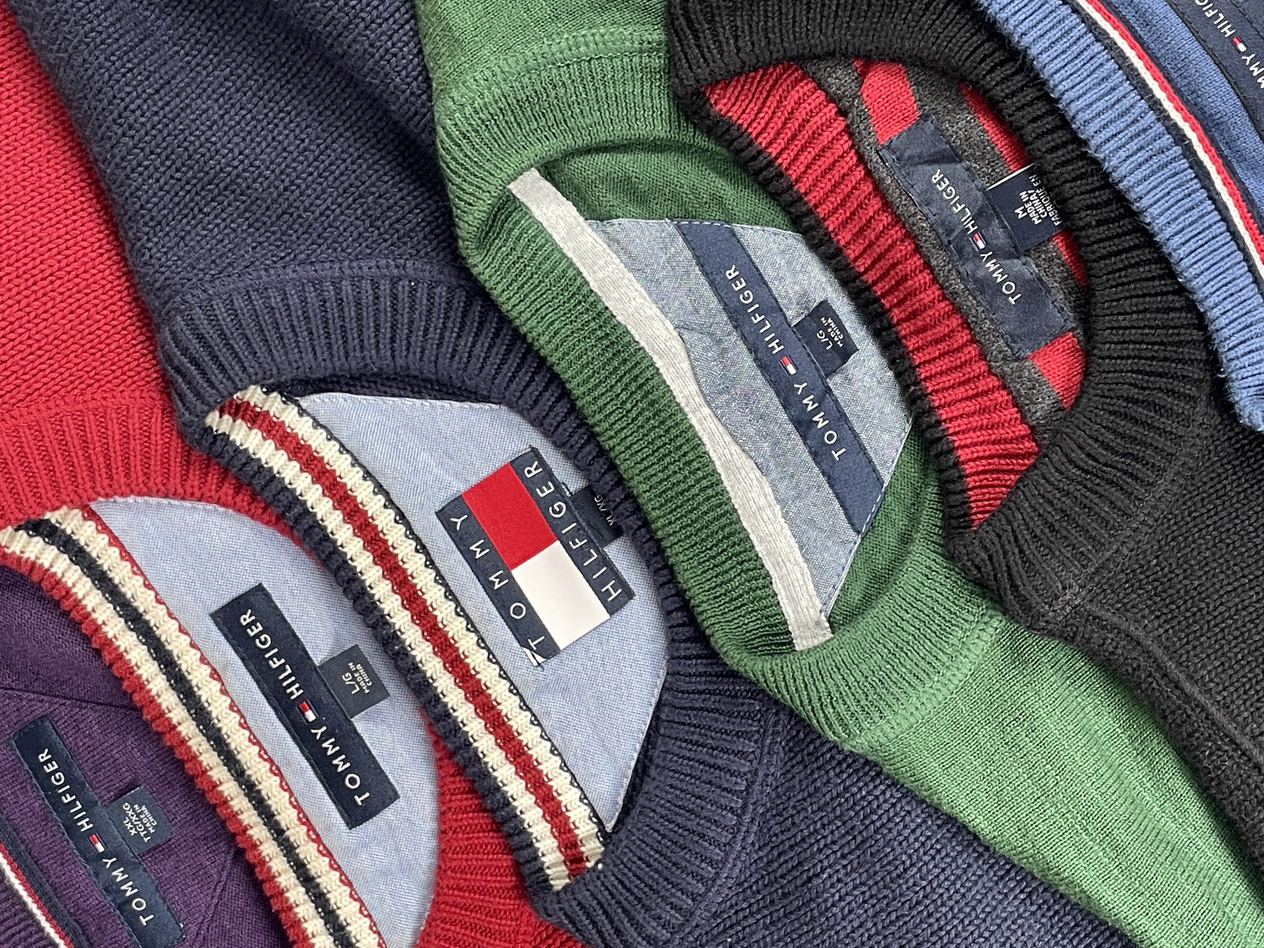 Tommy Hilfiger Pulls et Sweaters - 25 pcs