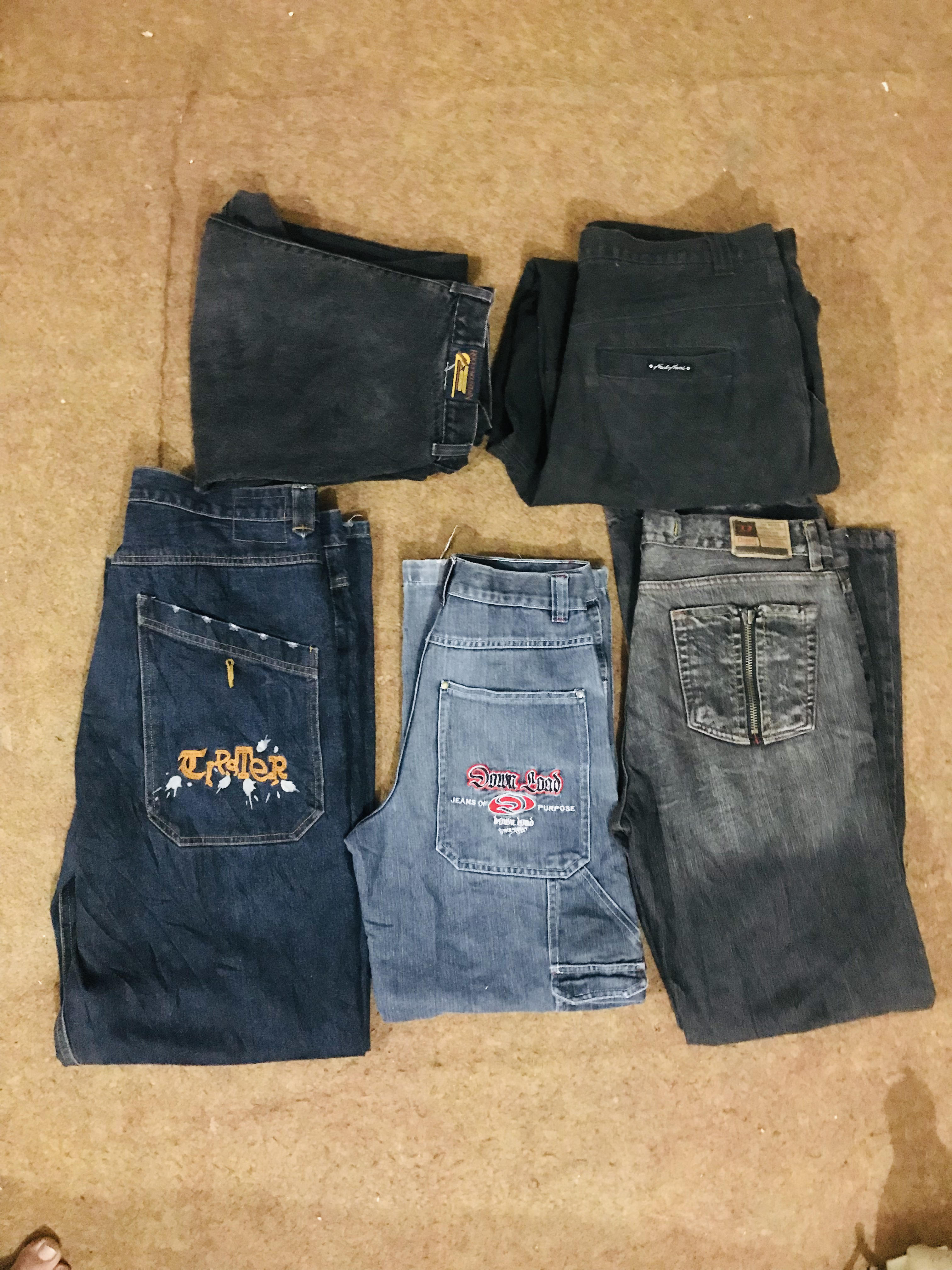 Jeans brodés pour hommes