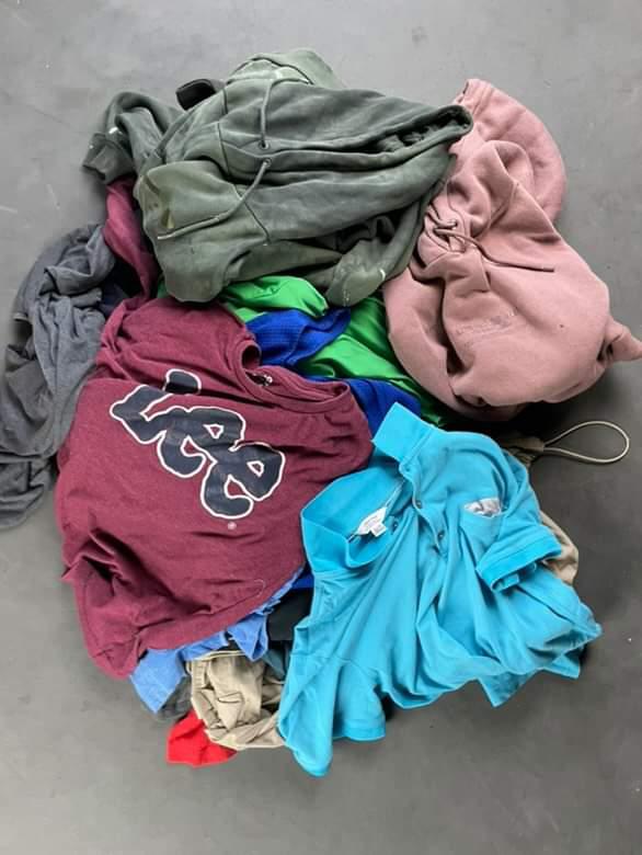 Mélange de vêtements 1 $ chacun