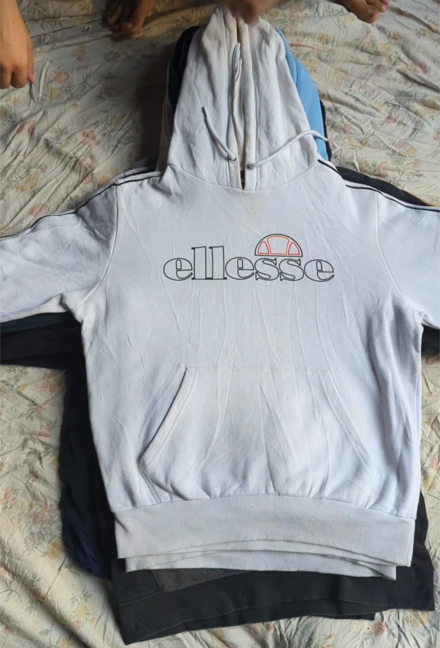 13 pièces de sweat à capuche Ellesse