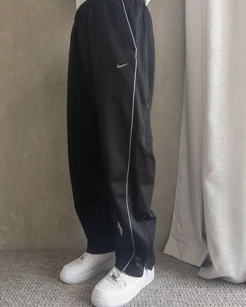 ヴィンテージ ナイキ トラックパンツ