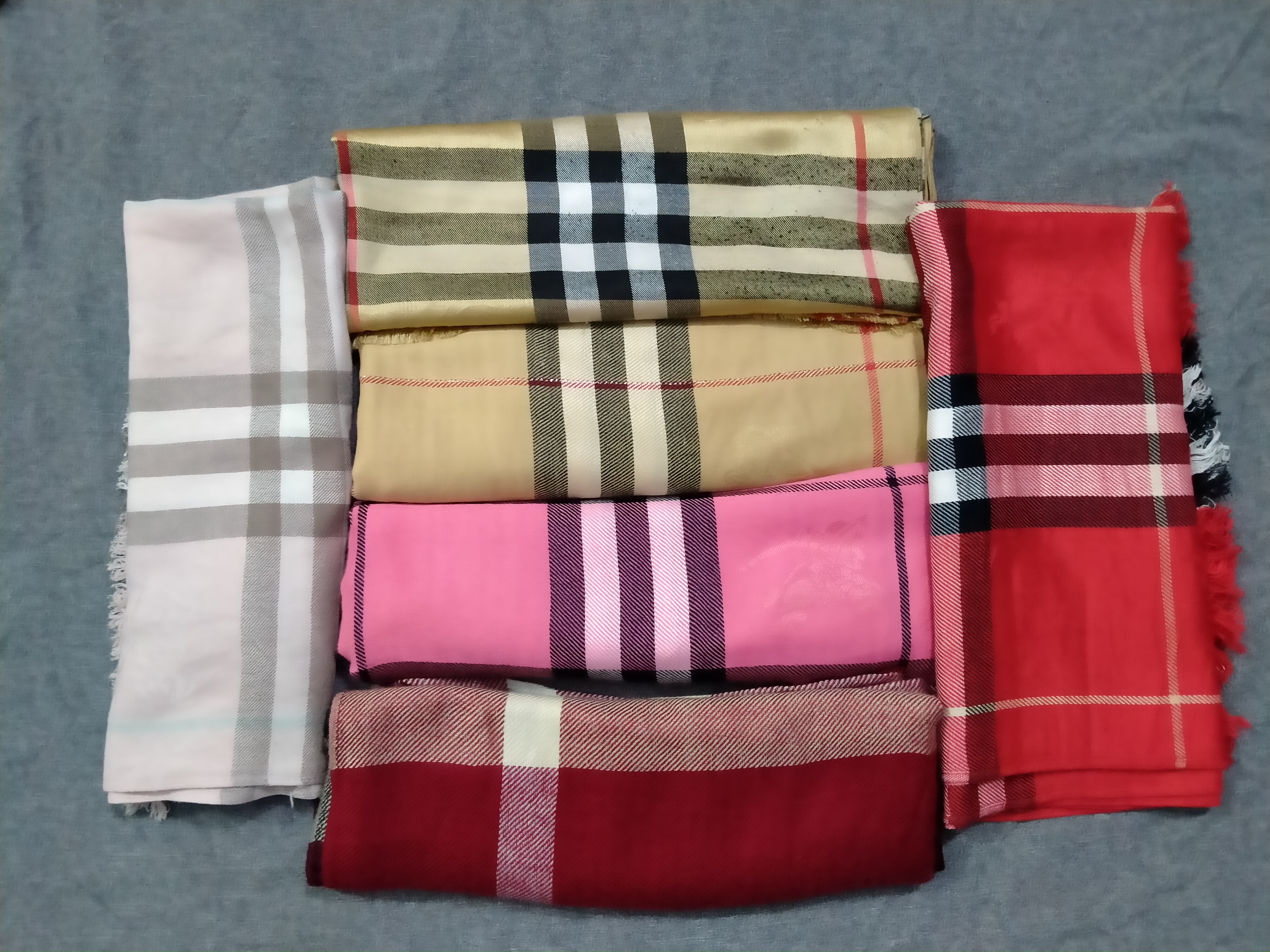 Foulard Burberry 30 pezzi