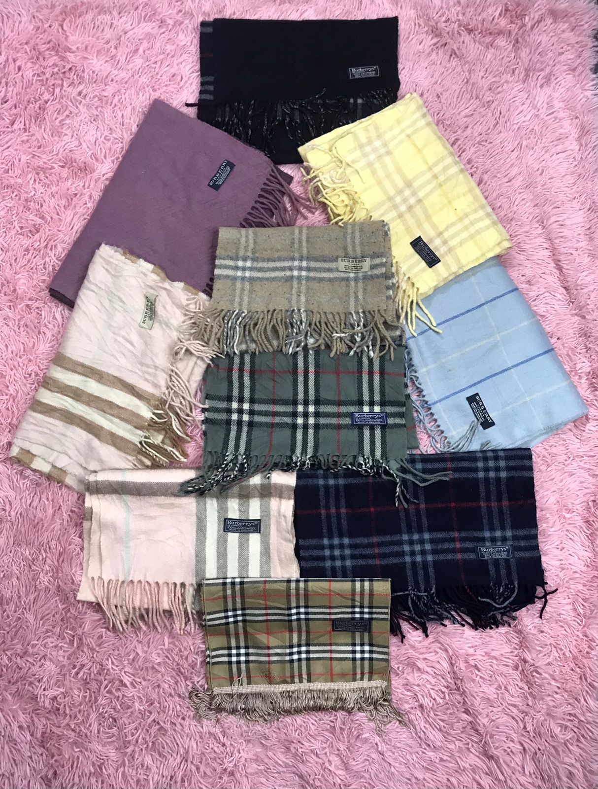 Écharpes BURBERRY 70 pcs