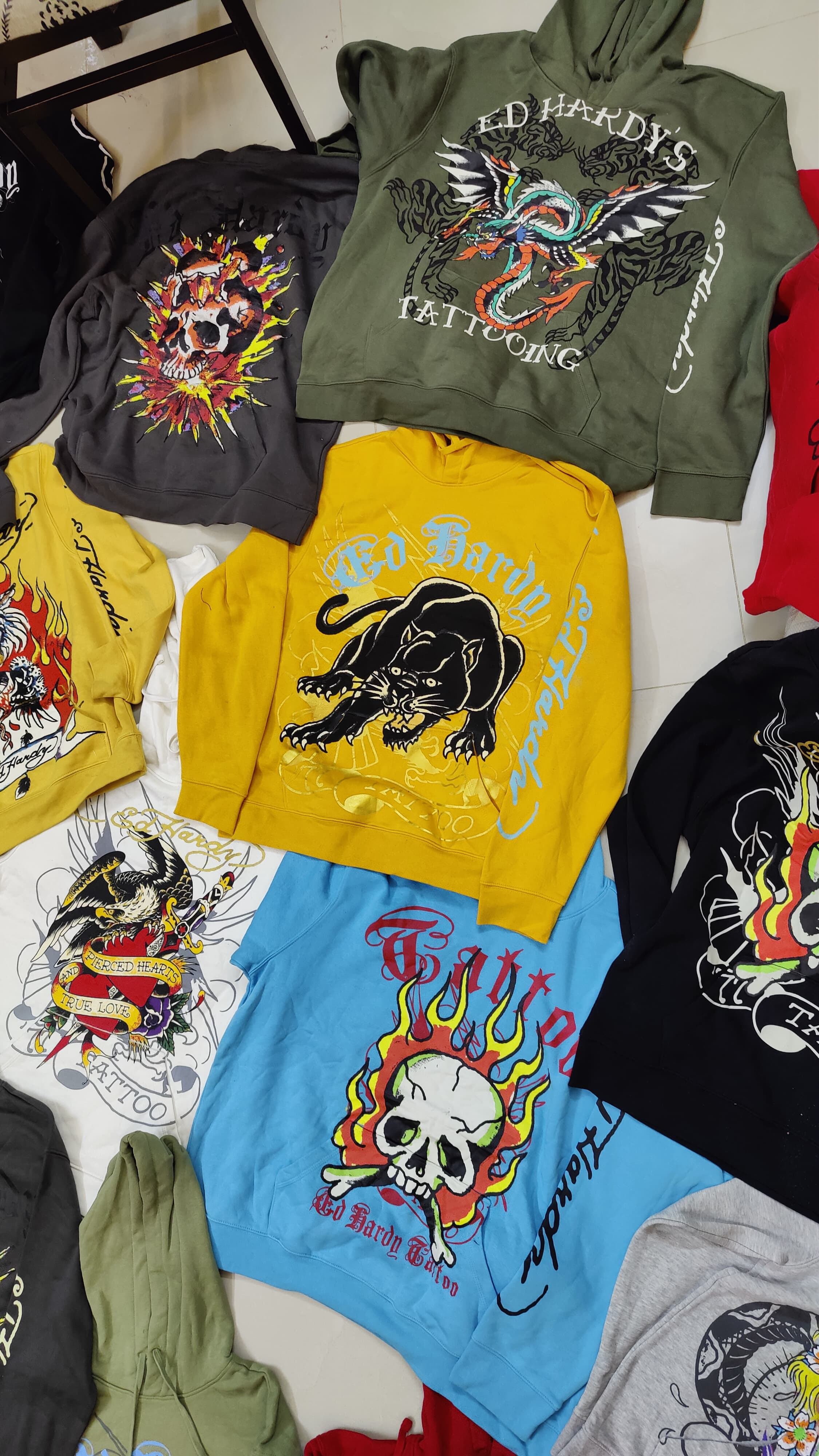 Pulls à capuche ED Hardy pour hommes - Neuf, stocks restants/Deadstock 75 C pièces