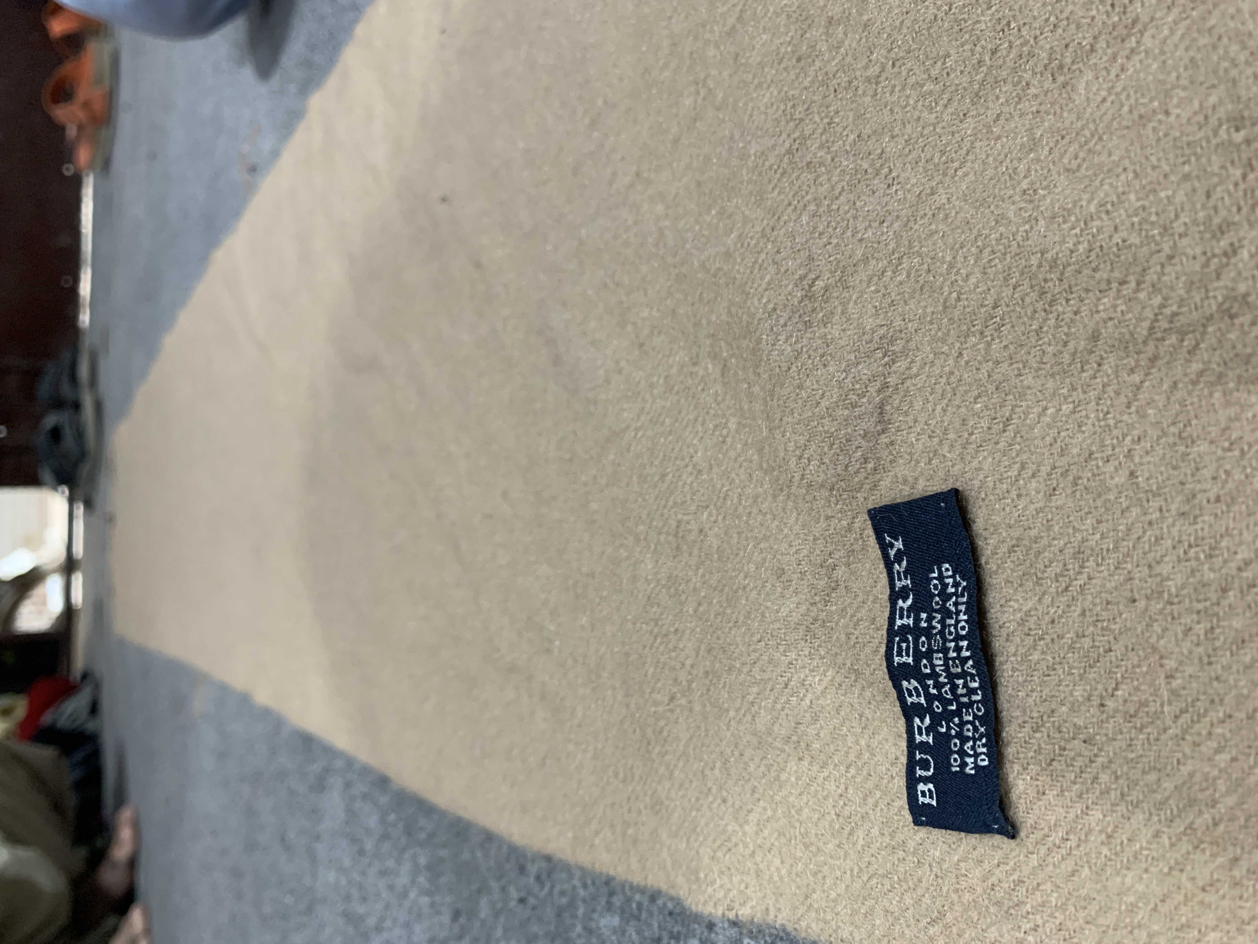 Cachecol Burberry 100 peças