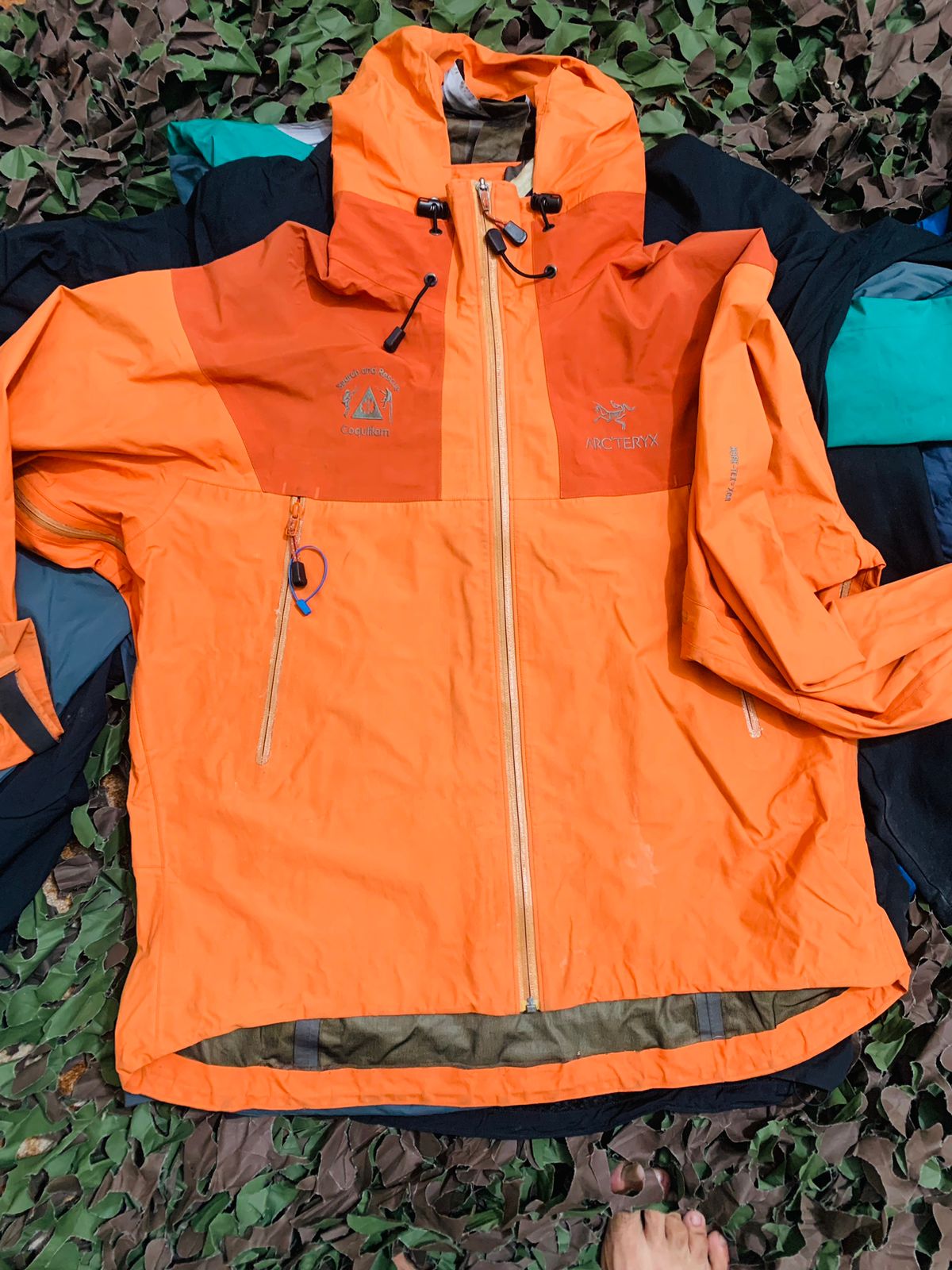 Men's Gore TEX ARCTERYX  Jacket