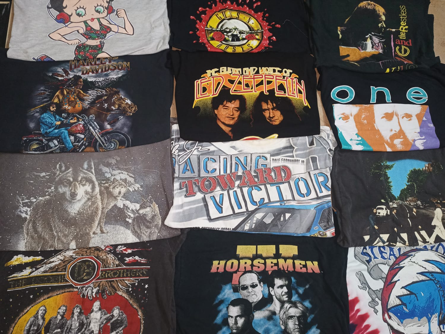 Vintage tees 80s 90s music 33 pcs
