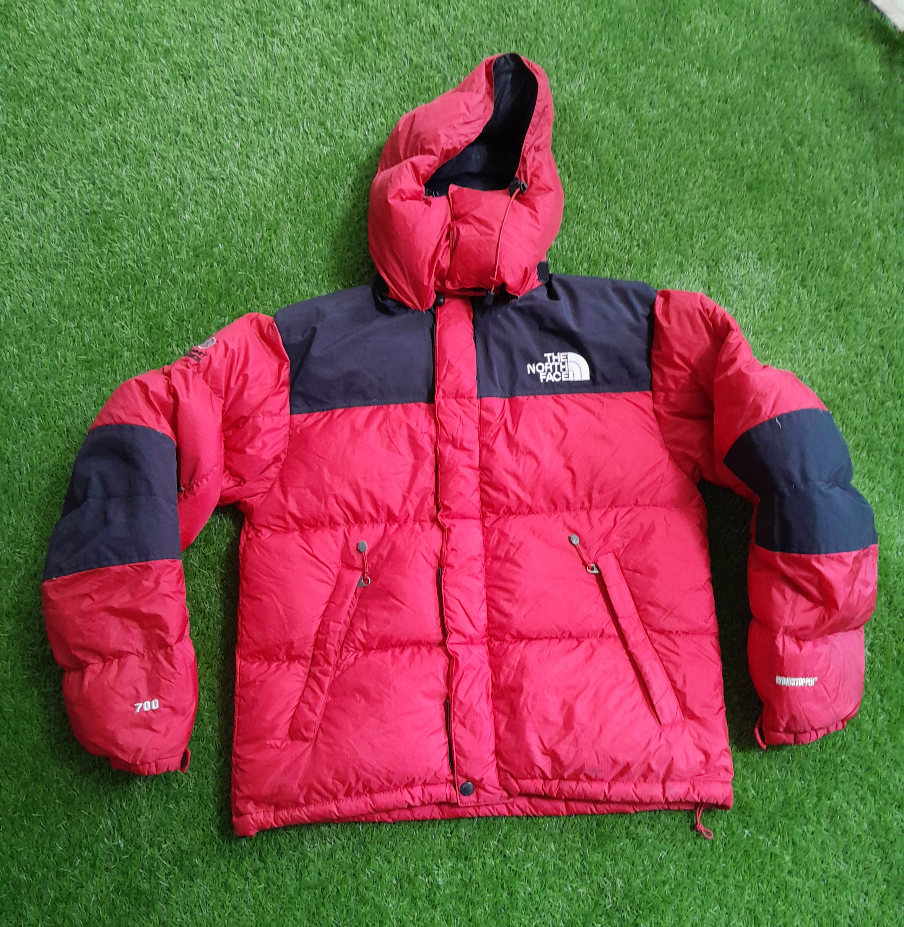 Les doudounes authentiques The North Face.