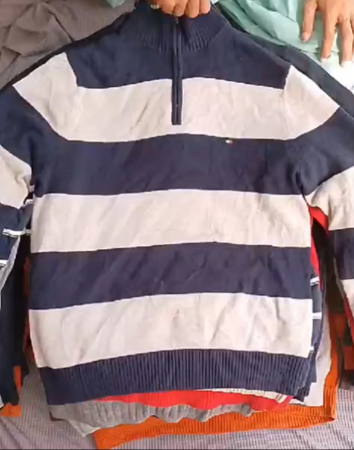 Gemischter Markenpullover