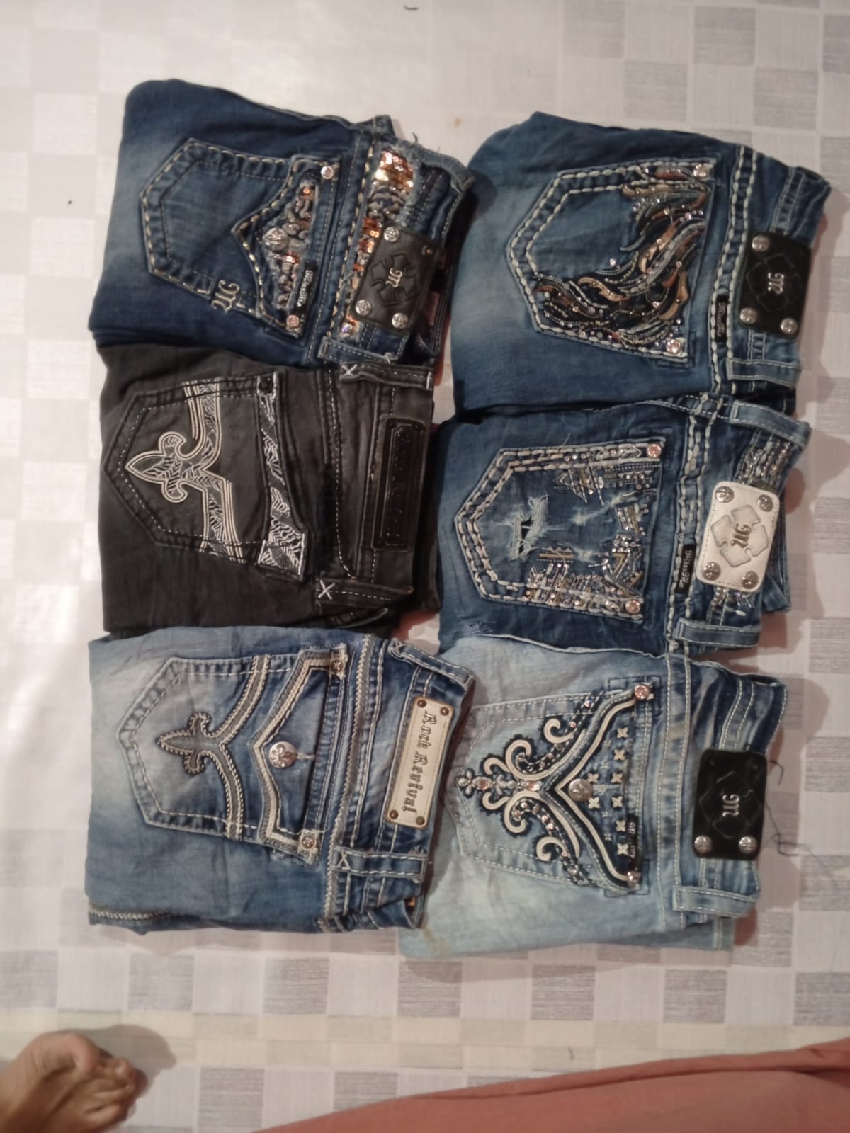 ID 126 miss me rock revival and true religion total 10 pieces