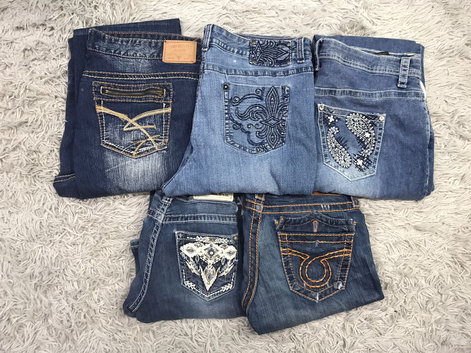 Unique design of flare jeans