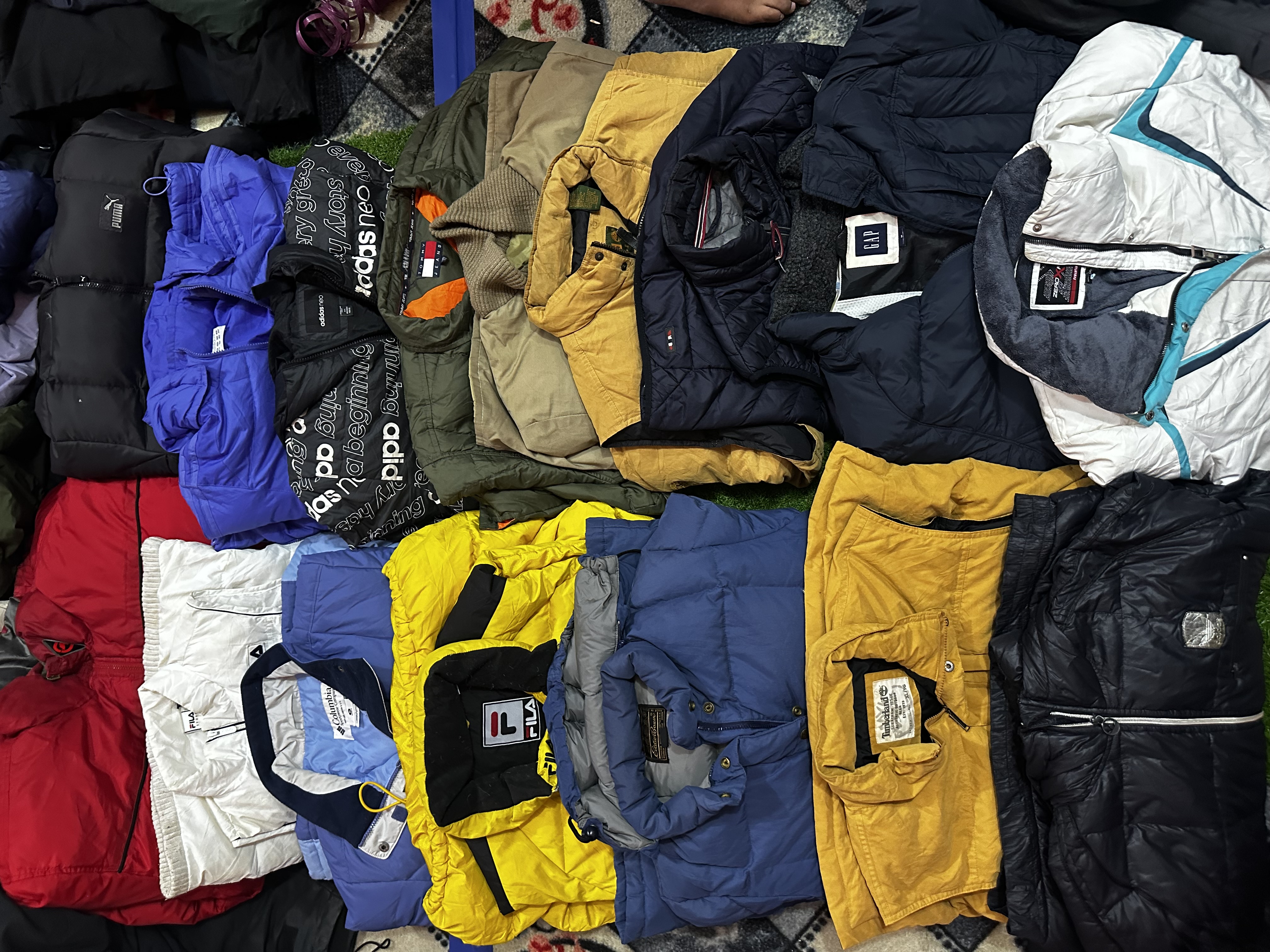 Mix brand puffer jacket 22 piece ￼