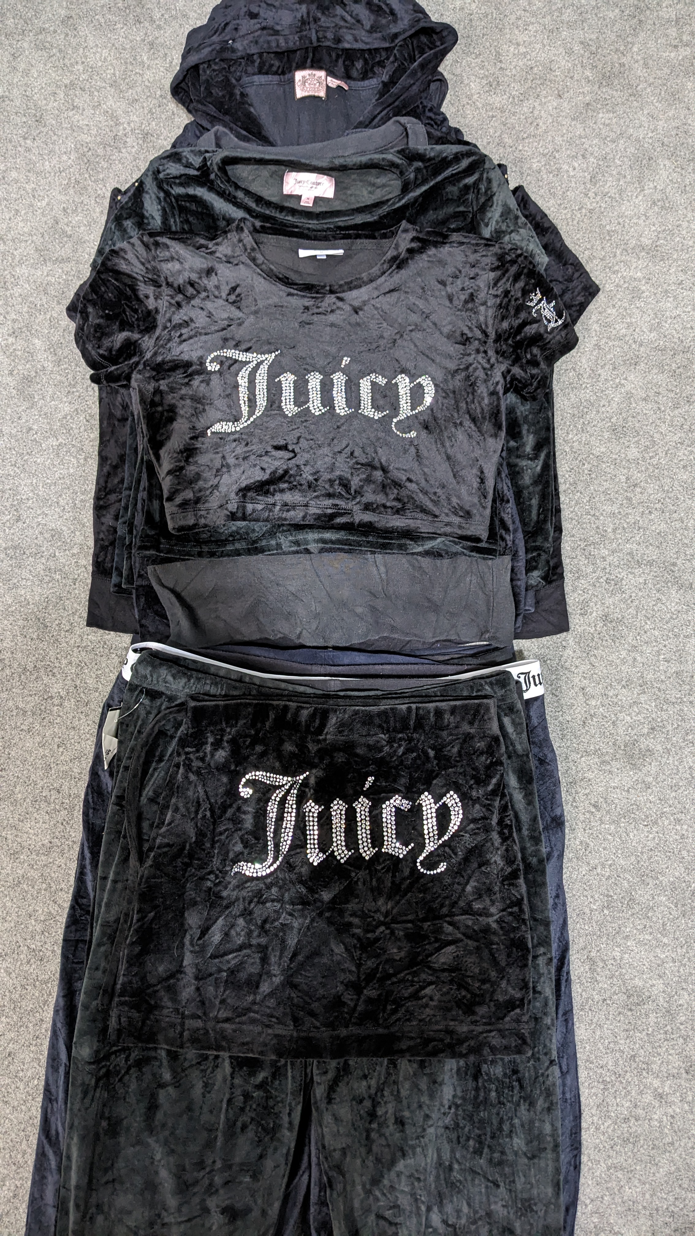 Juicy Couture 11 Costumes Noirs