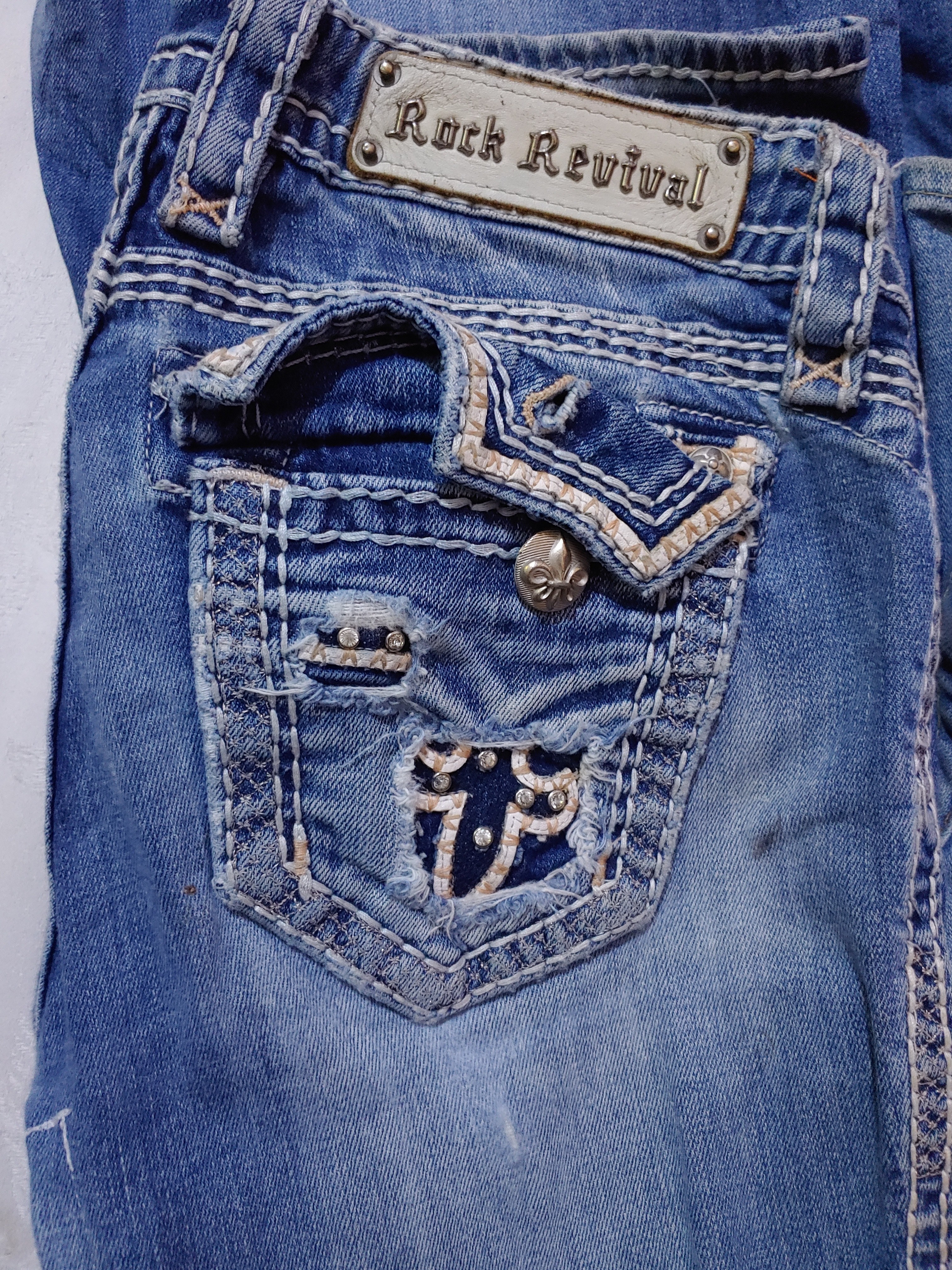 TAV#36 True Religion Rock Revival Bootcut - 17 pcs