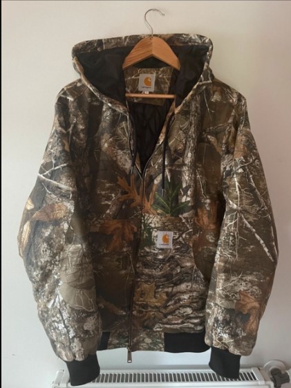 Rework-Stil Camo Carhartt Hoodie-Jacke