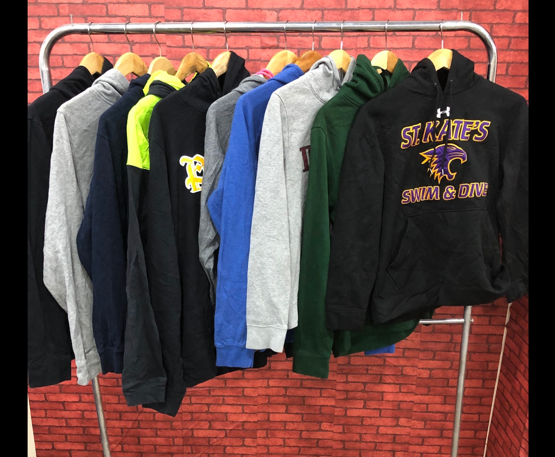 Under Armor Laufhoodies 10 Stück