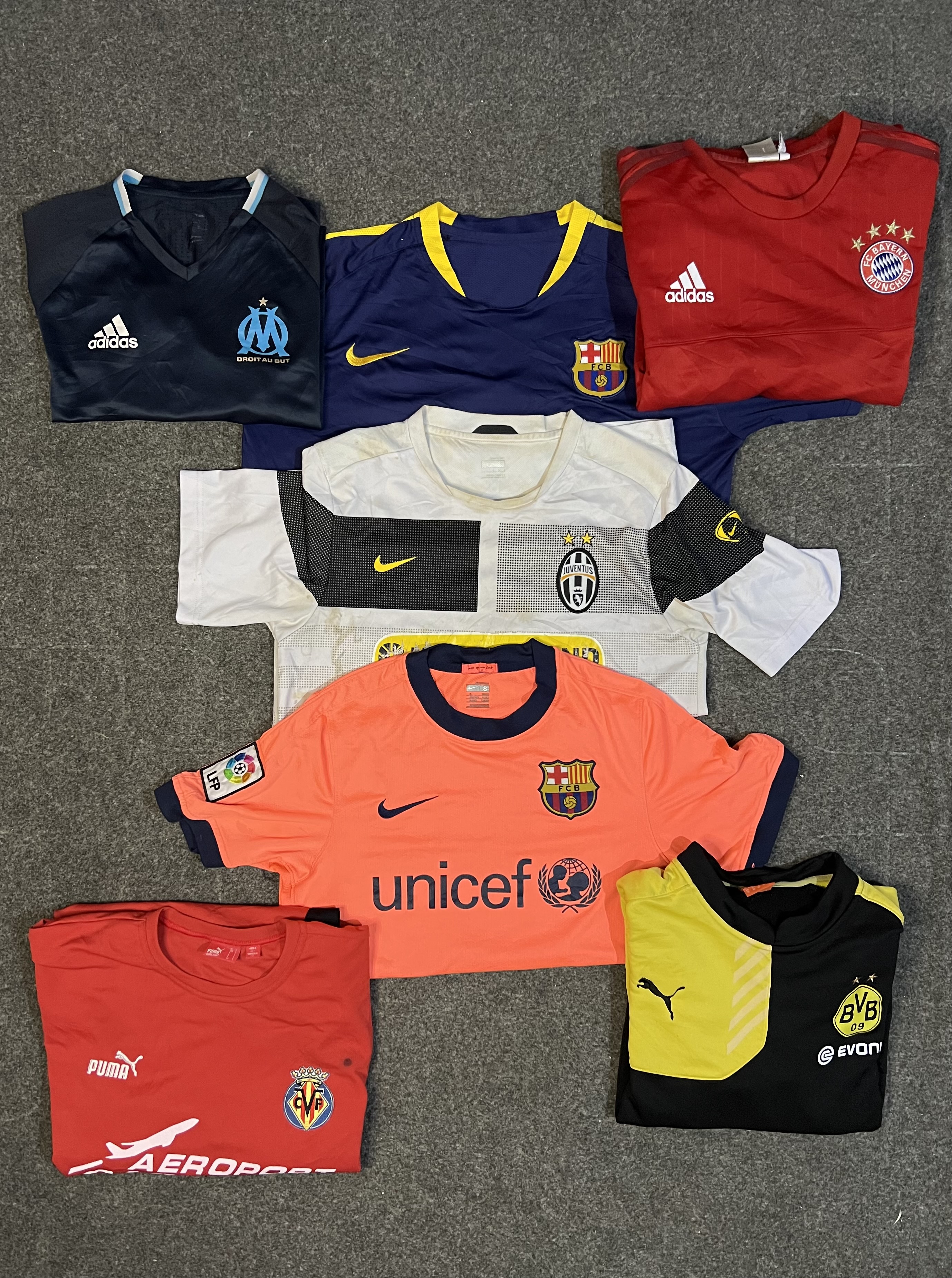 Fußballtrikots T-Shirts