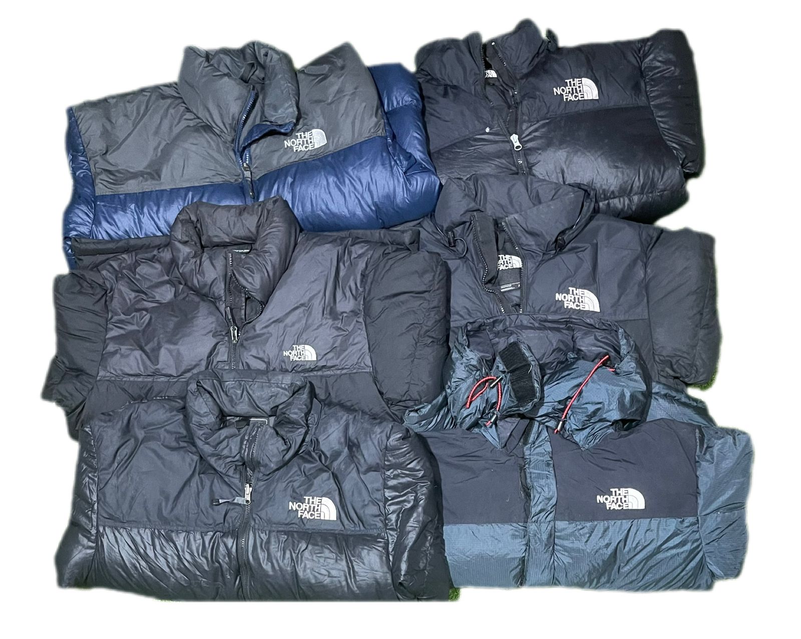 10 pièces de vestes TNF nuptse 700