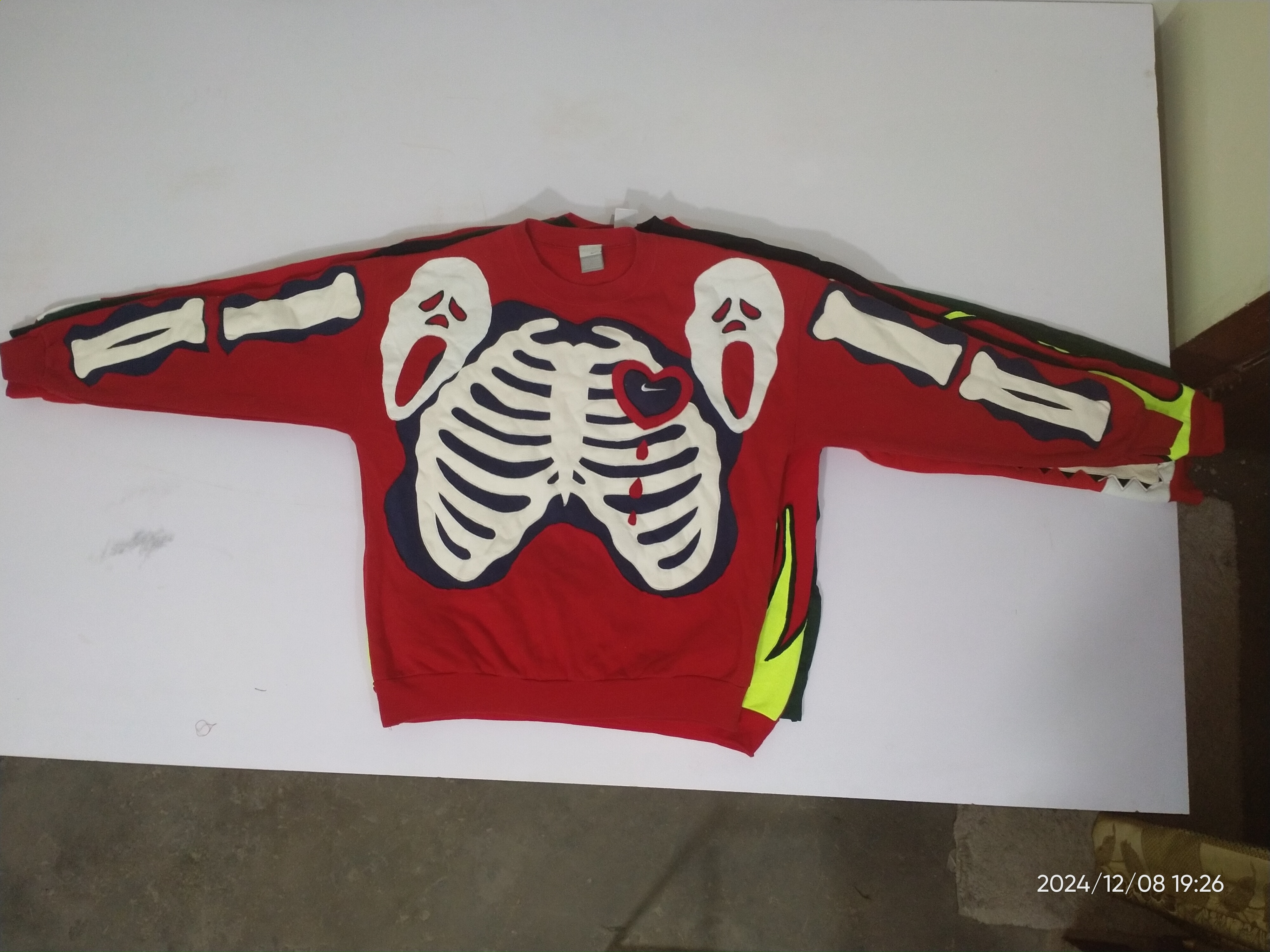 Reworked sweatshirts Skeleton Style