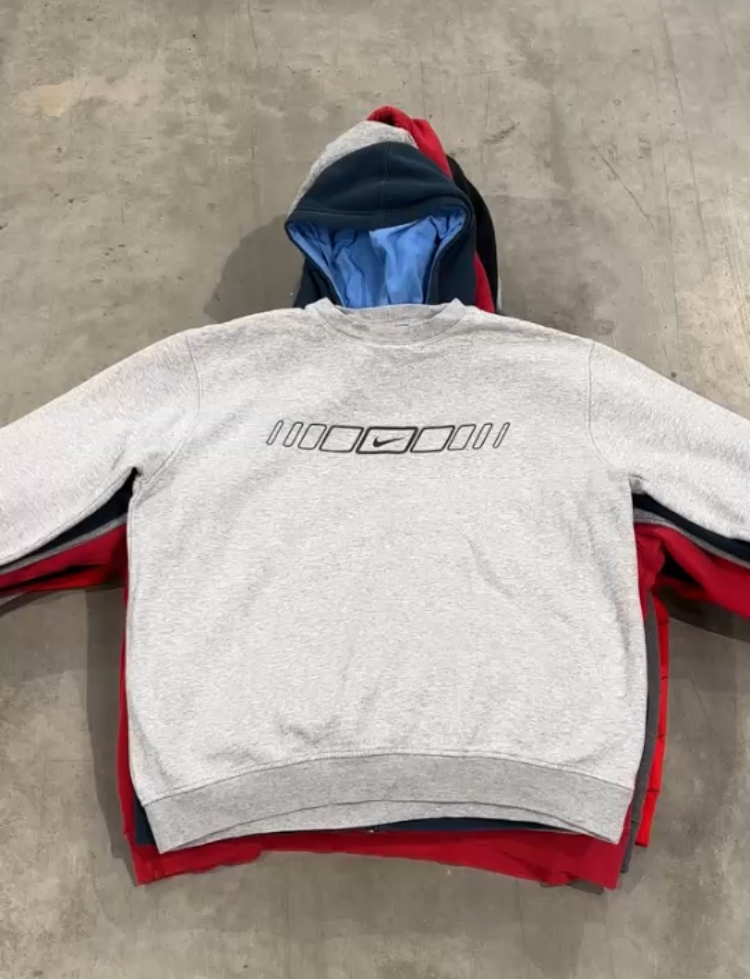 Nike Sweatshirts / Hoodies